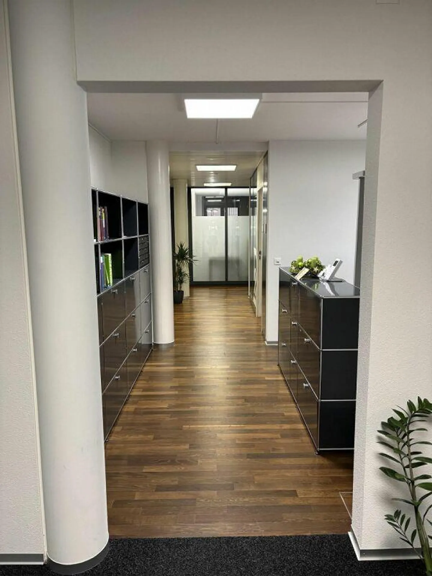 Your office space near the station and lake! - Photo 8 of 12