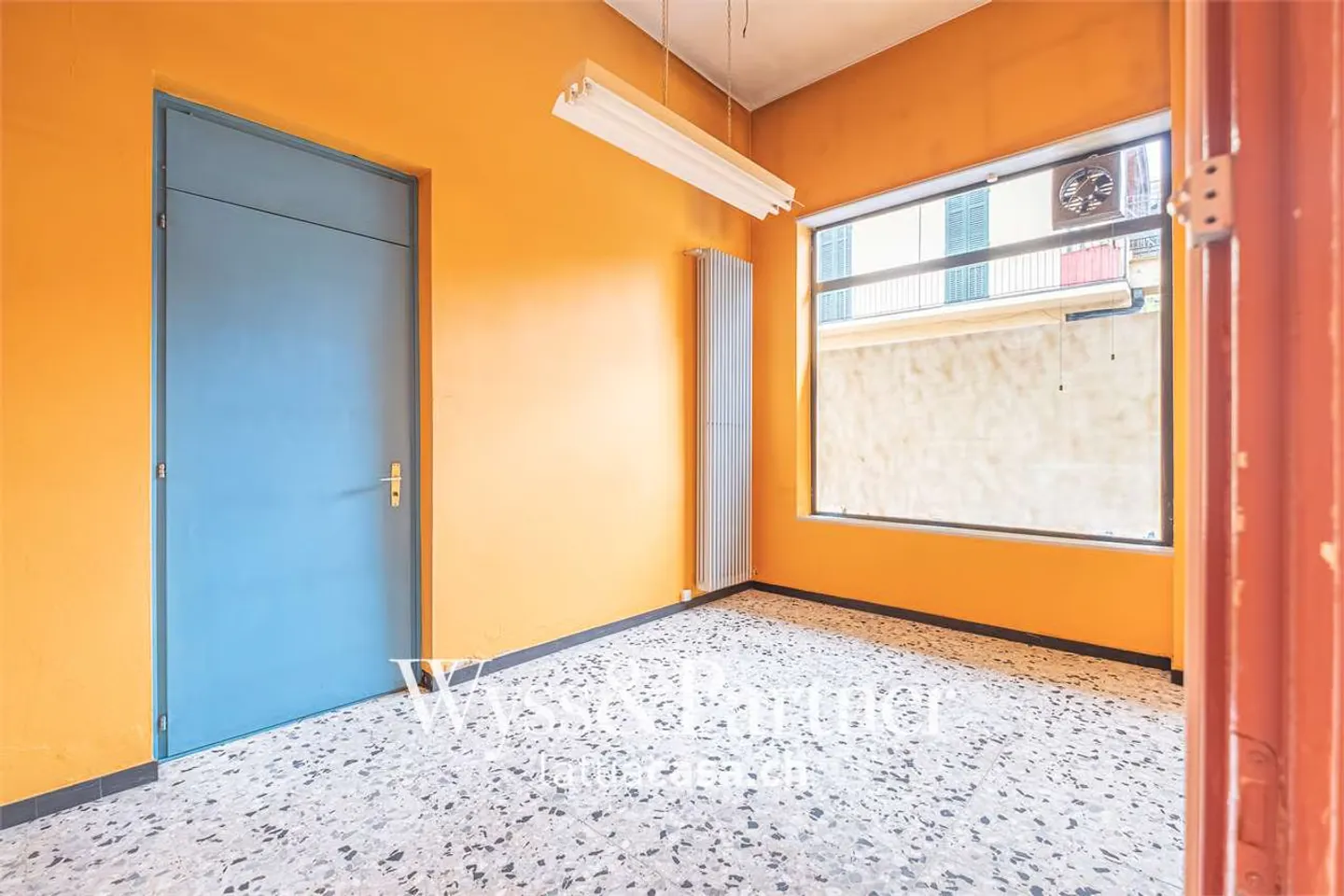 Chiasso - commercial space with great visibility - Photo 4 of 10