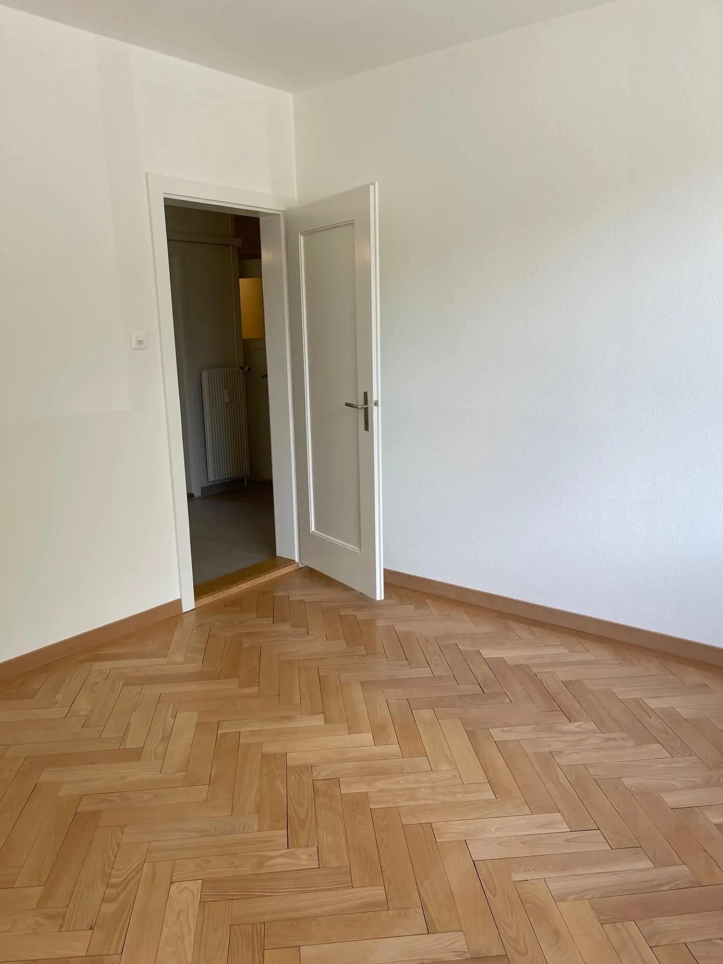 Tolle 4.5-Zimmer-Wohnung im Altbau an der General-Dufour-Strasse in Biel - Foto 8 di 12