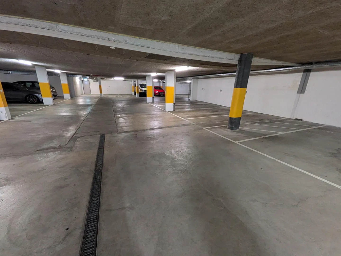 Parking space for rent in Frauenfeld near the train station - Photo 4 of 7