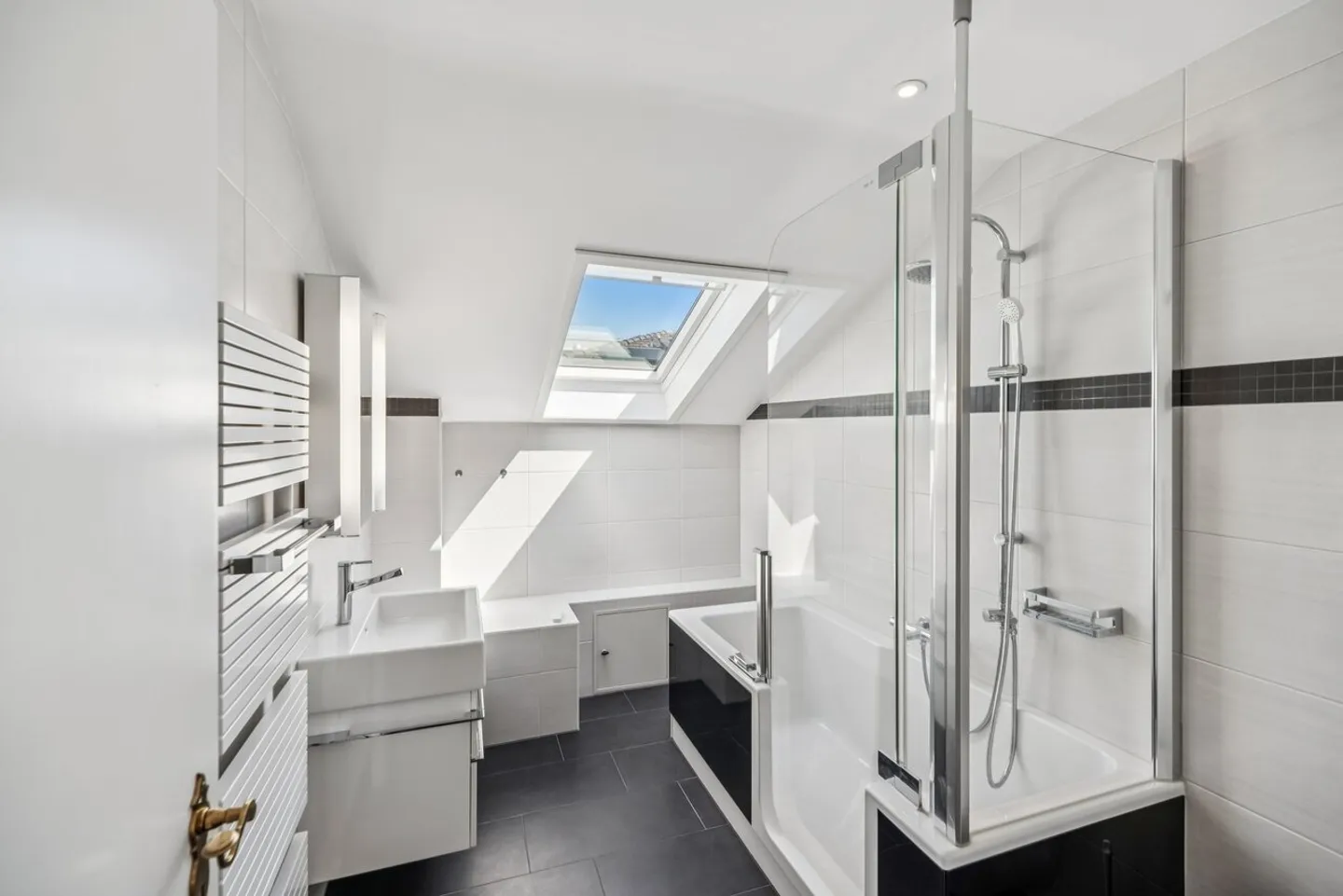 Affascinante Casa Familiare ad Aesch - Foto 5 di 5