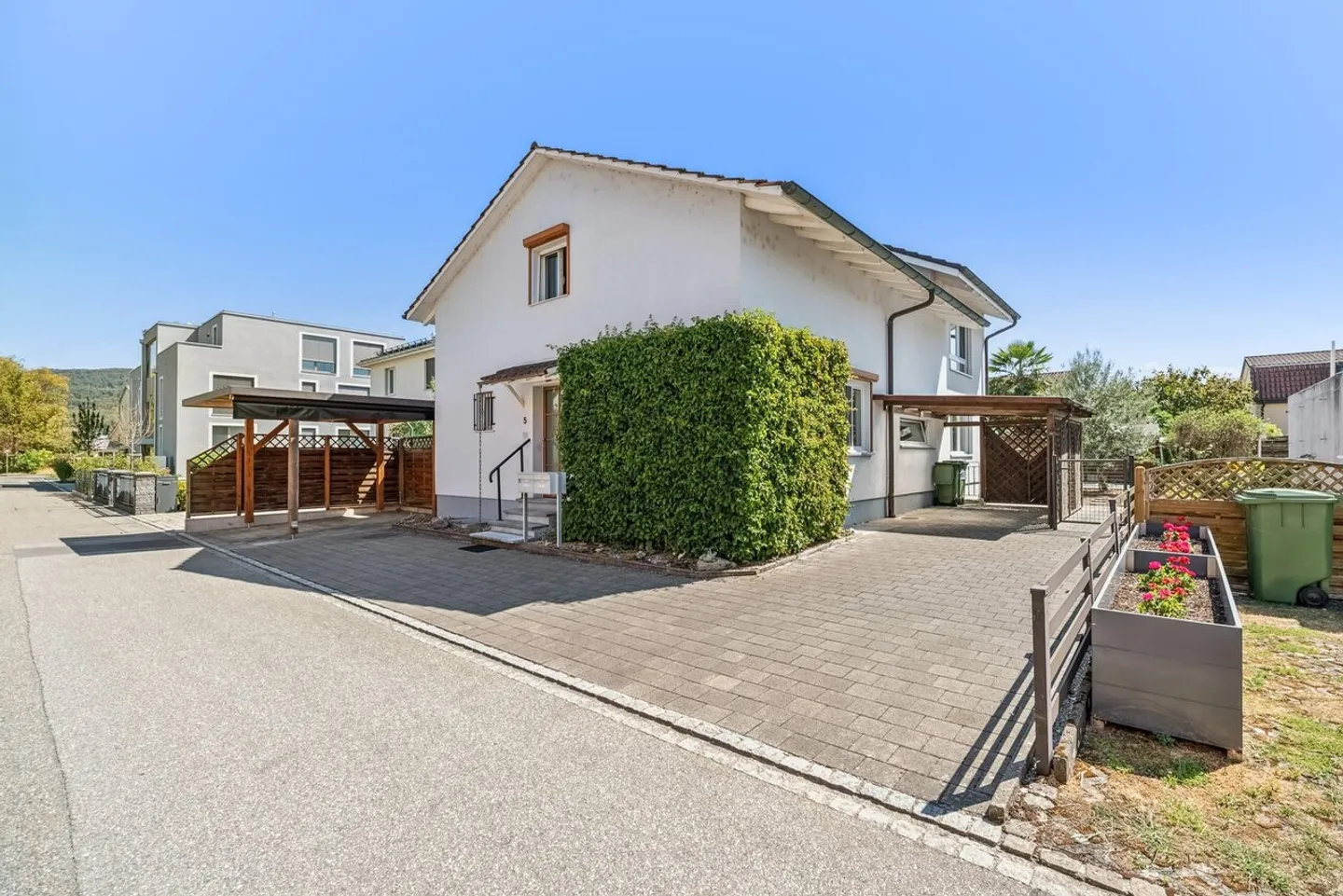 Affascinante Casa Familiare ad Aesch - Foto 2 di 5