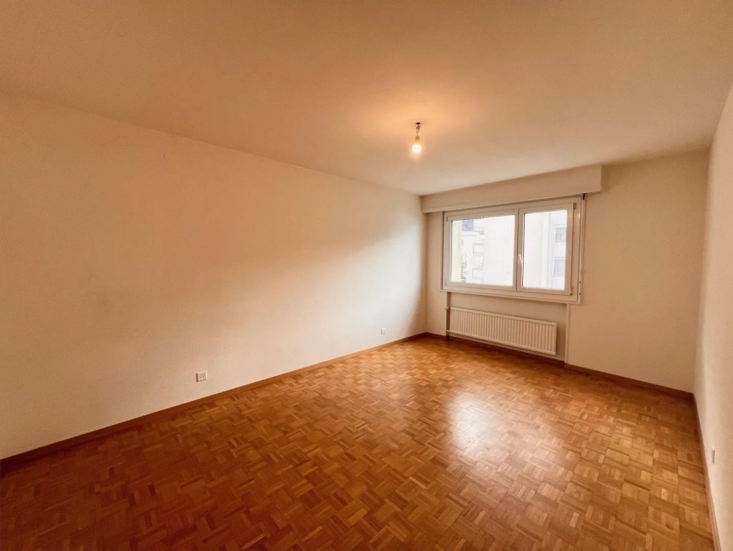 Incantevole appartamento con 1 camera da letto - 7° piano - Avenue du Casino, Montreux - Foto 2 di 2