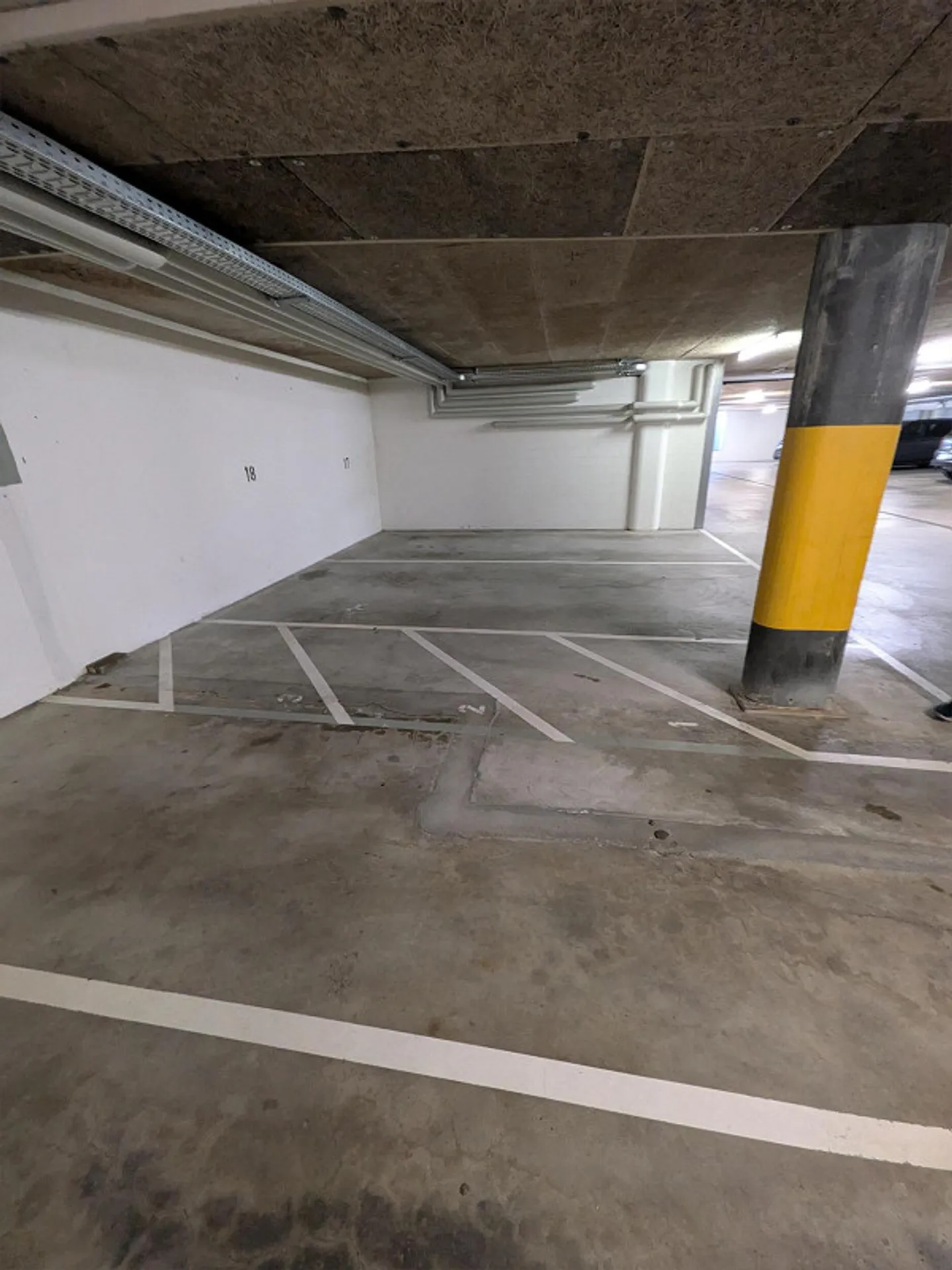 Parking space for rent in Frauenfeld near the train station - Photo 6 of 7