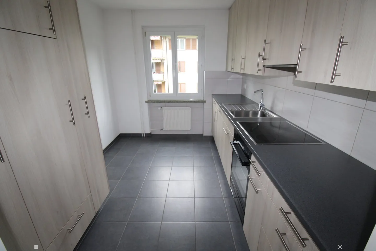 Charmante 4-Zimmer-Wohnung mit Balkon in Biel/Bienne - Foto 1 von 13