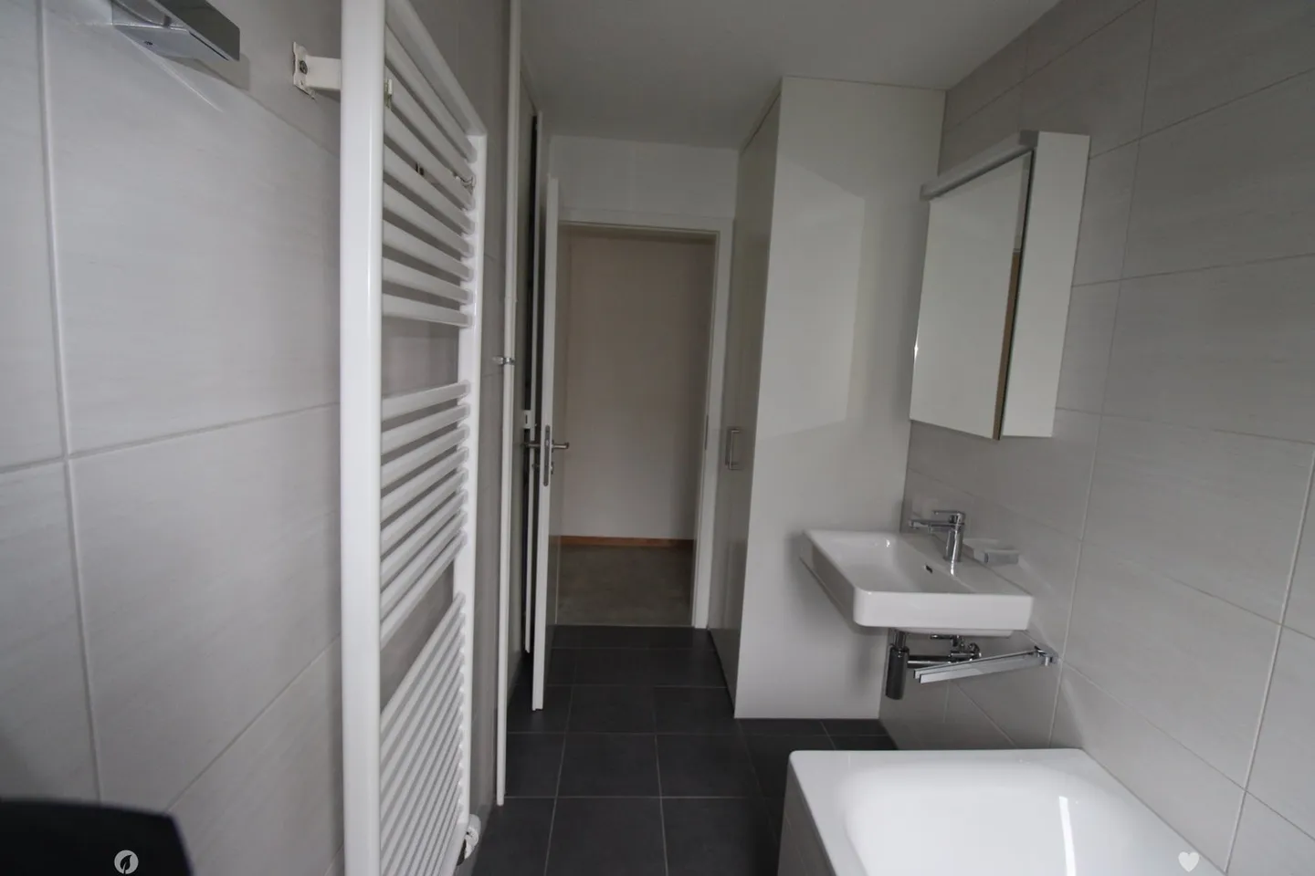 Charmante 4-Zimmer-Wohnung mit Balkon in Biel/Bienne - Foto 6 von 13