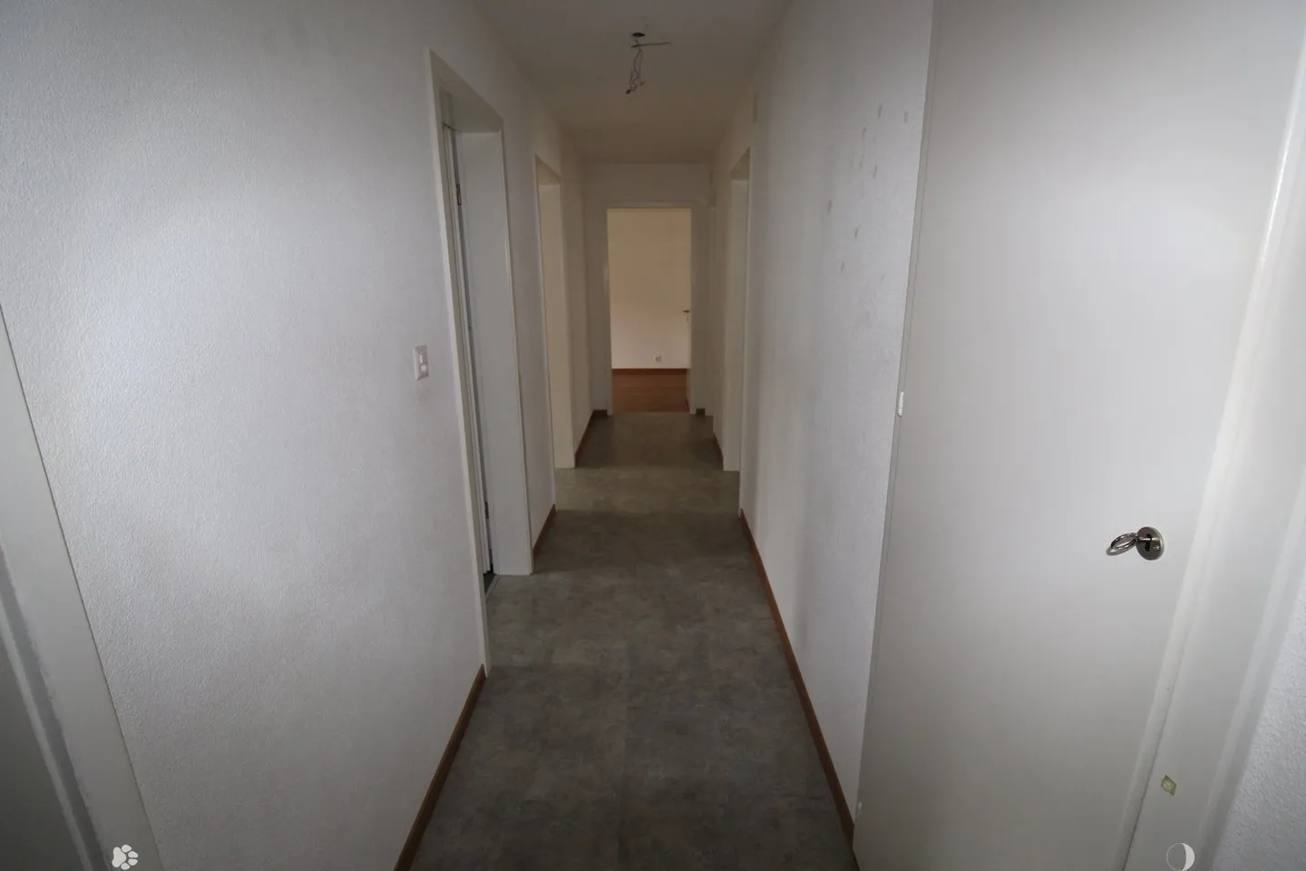Charmante 4-Zimmer-Wohnung mit Balkon in Biel/Bienne - Foto 3 von 13