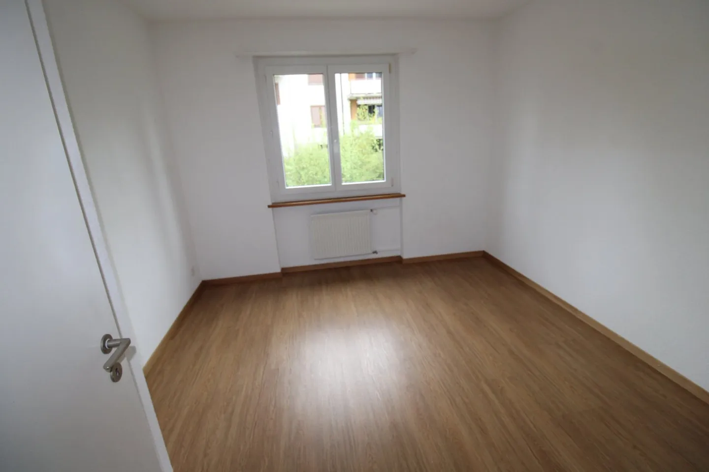 Charmante 4-Zimmer-Wohnung mit Balkon in Biel/Bienne - Foto 8 von 13
