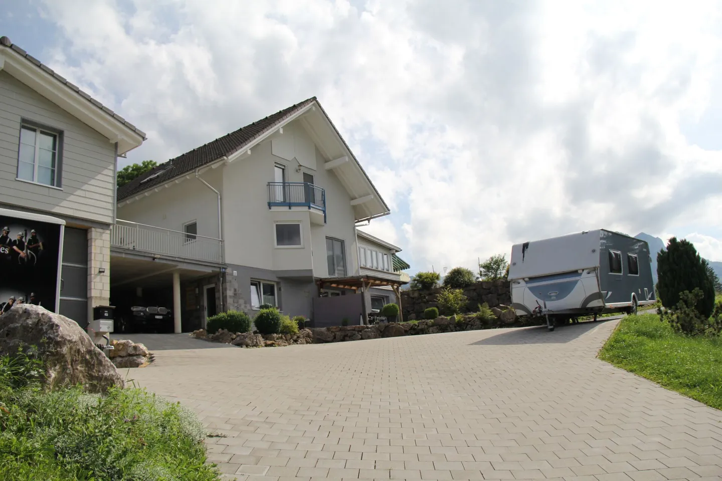 Maison intergénérationnelle avec réserve foncière à Schwarzsee FR - entièrement louée dans un emplacement de choix ! - Photo 13 sur 15