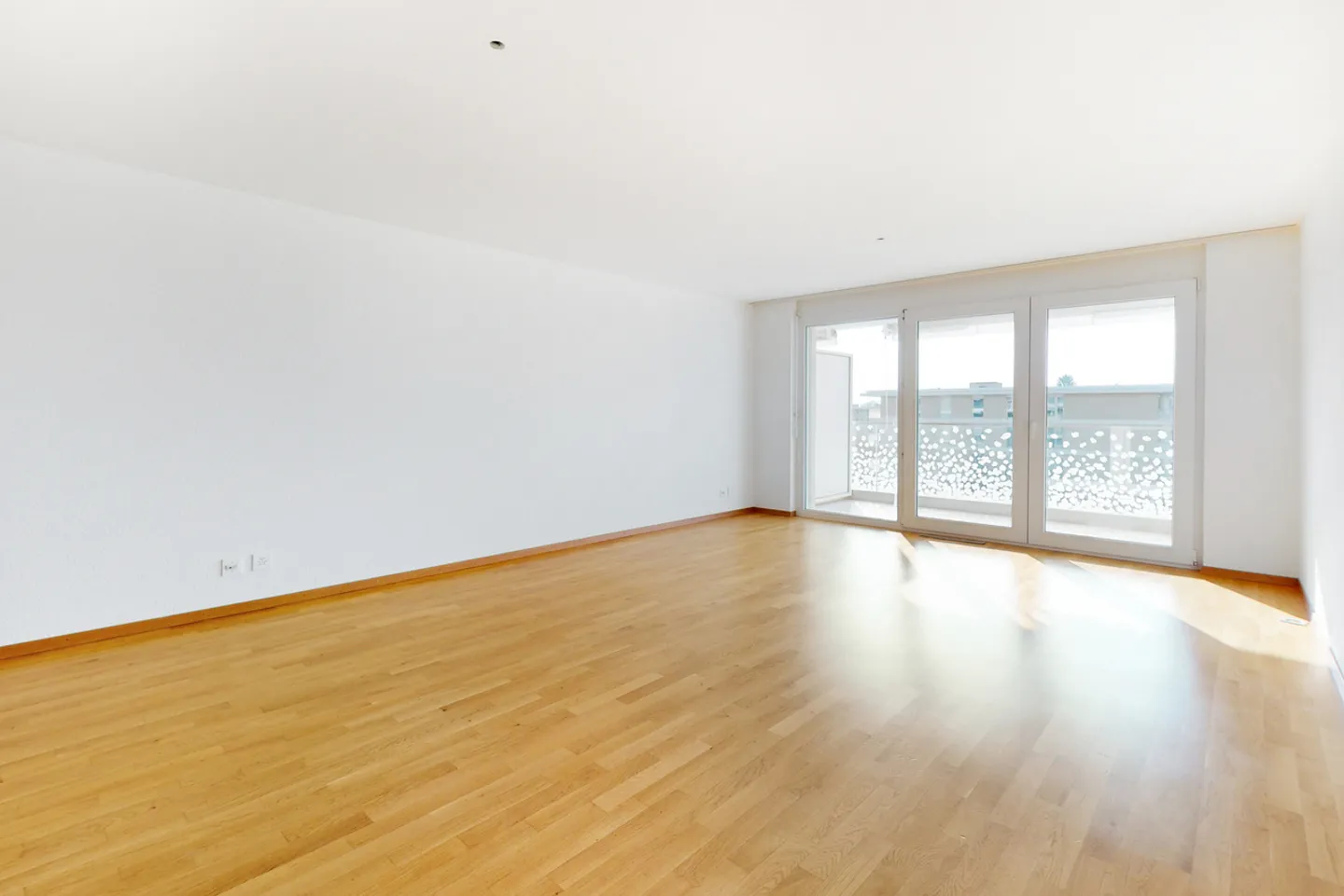 Spacious and bright - Photo 7 of 13