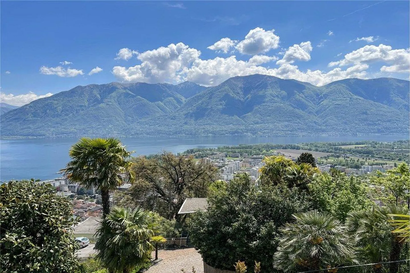 Mediterranean villa with lake view - Photo 1 of 13
