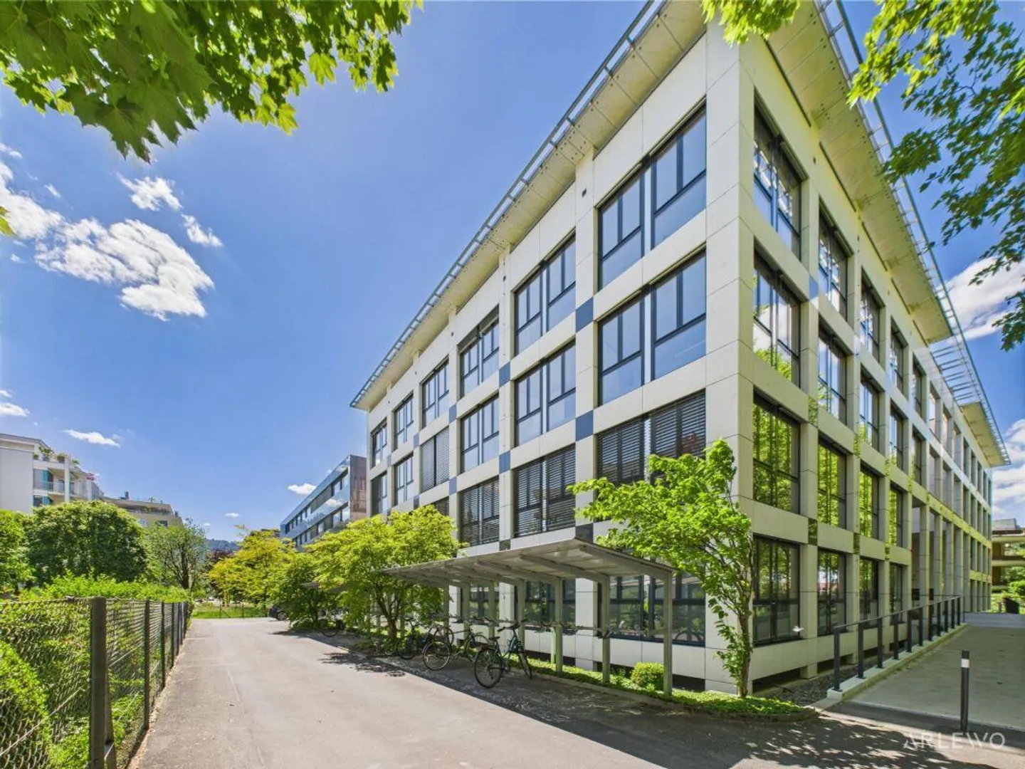Your office space near the station and lake! - Photo 11 of 12