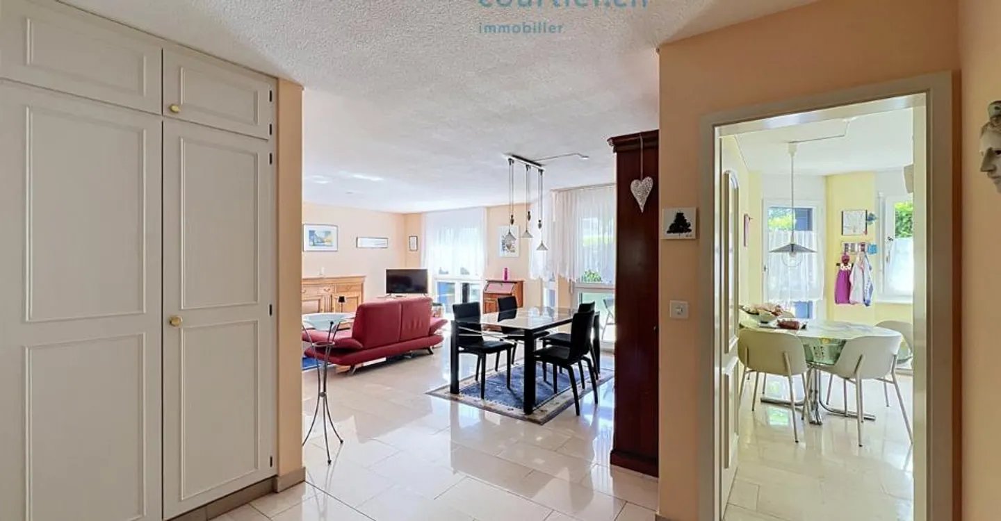 Charming Apartment with Garden - Photo 9 of 13