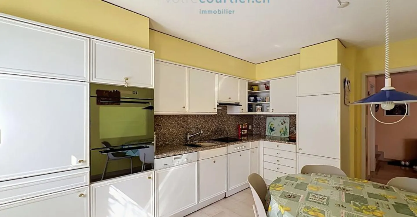 Charming Apartment with Garden - Photo 10 of 13