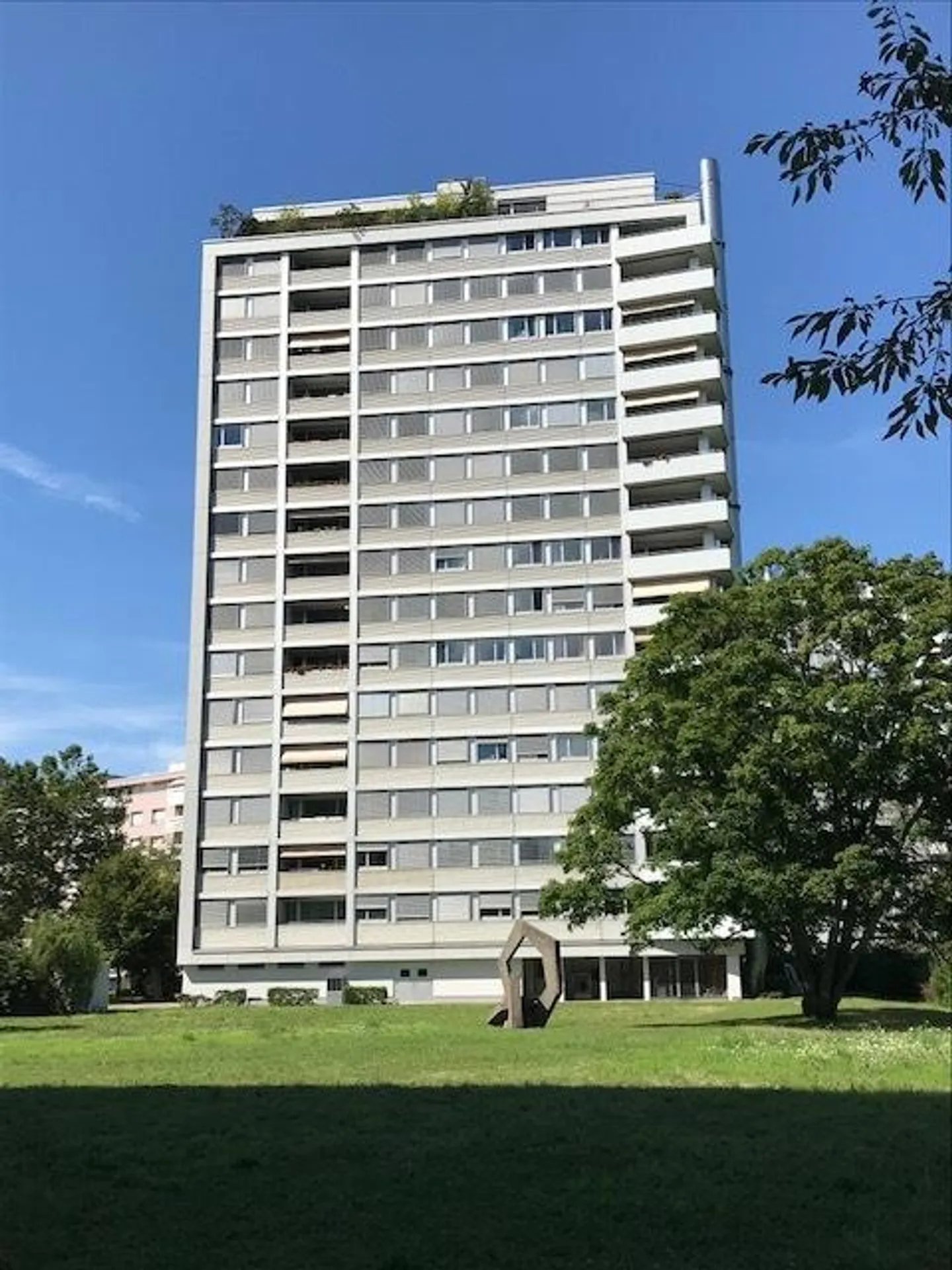 Bell'alto edificio direttamente al Birsköpfli - Foto 1 di 9