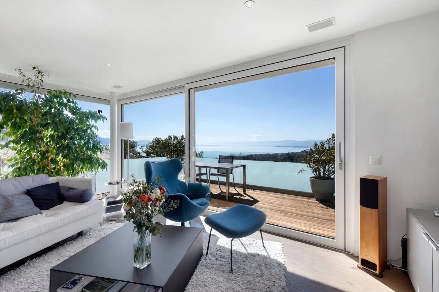 In the heart of the village, beautiful duplex with a nice view of the lake - Photo 4 of 6