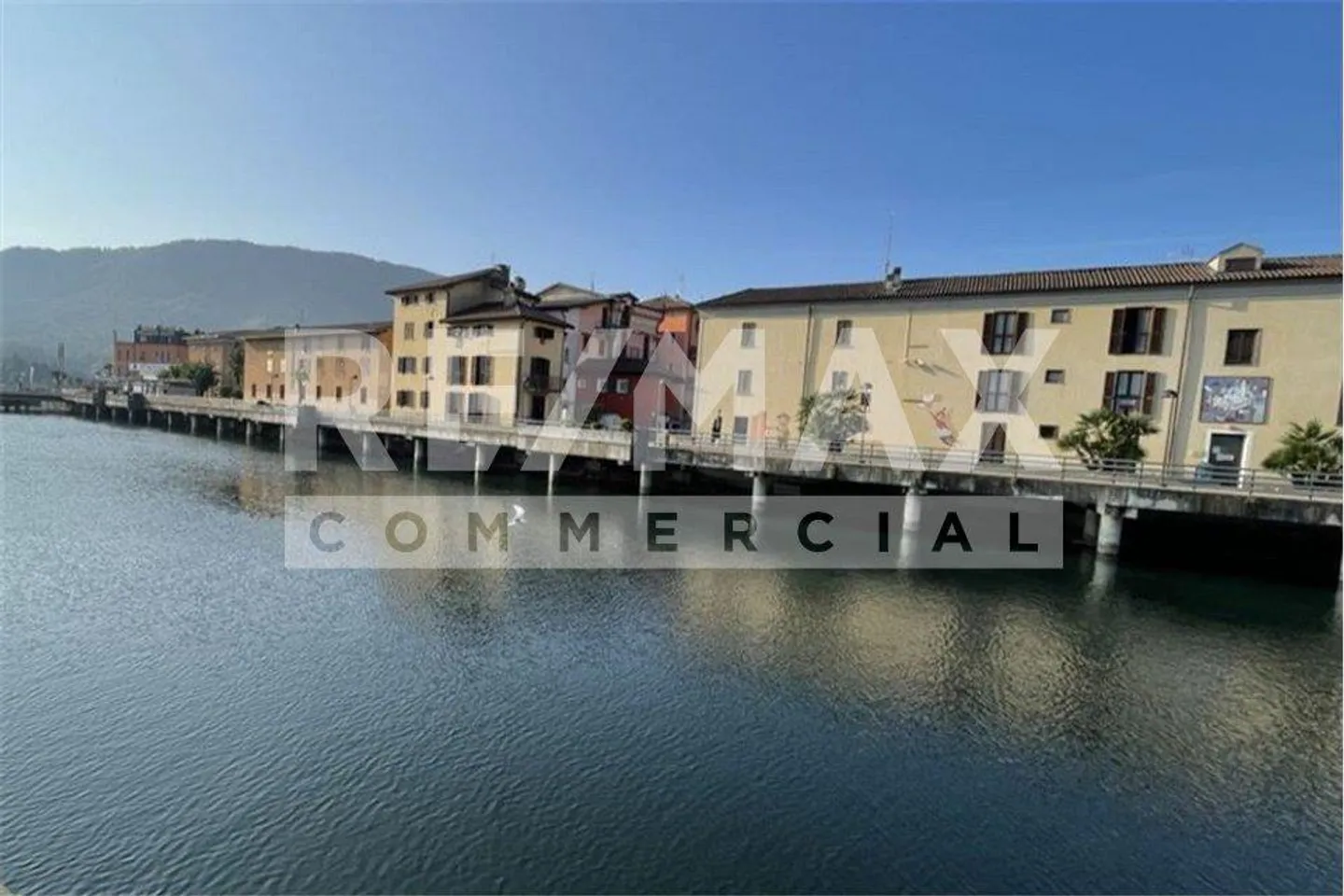 Interesting yield property with 14 residential units - Photo 3 of 13