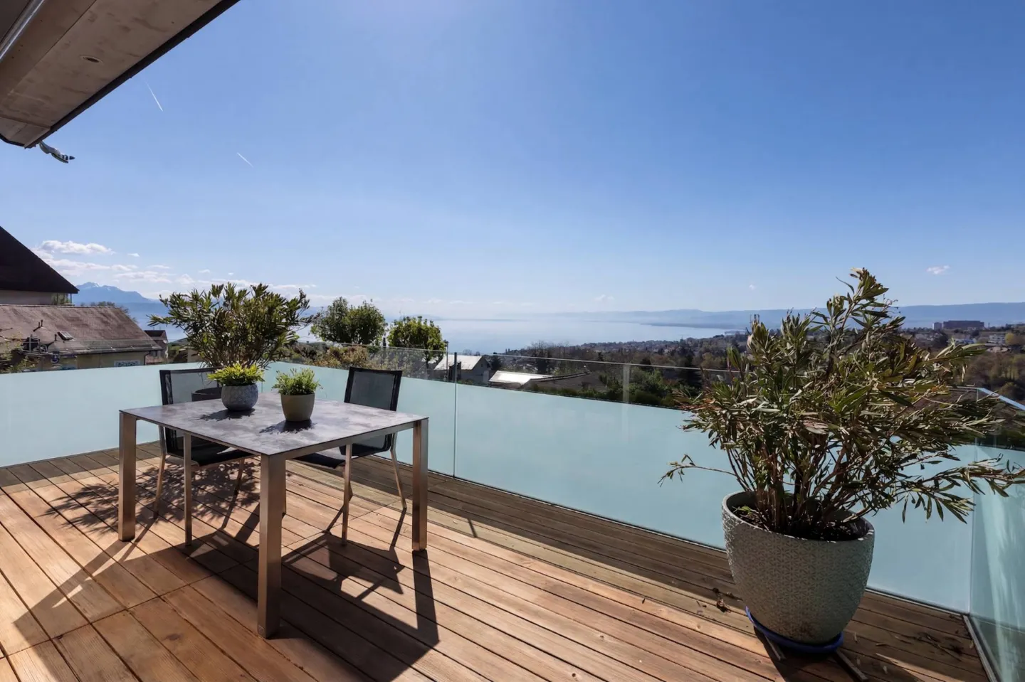 In the heart of the village, beautiful duplex with a nice view of the lake - Photo 6 of 6