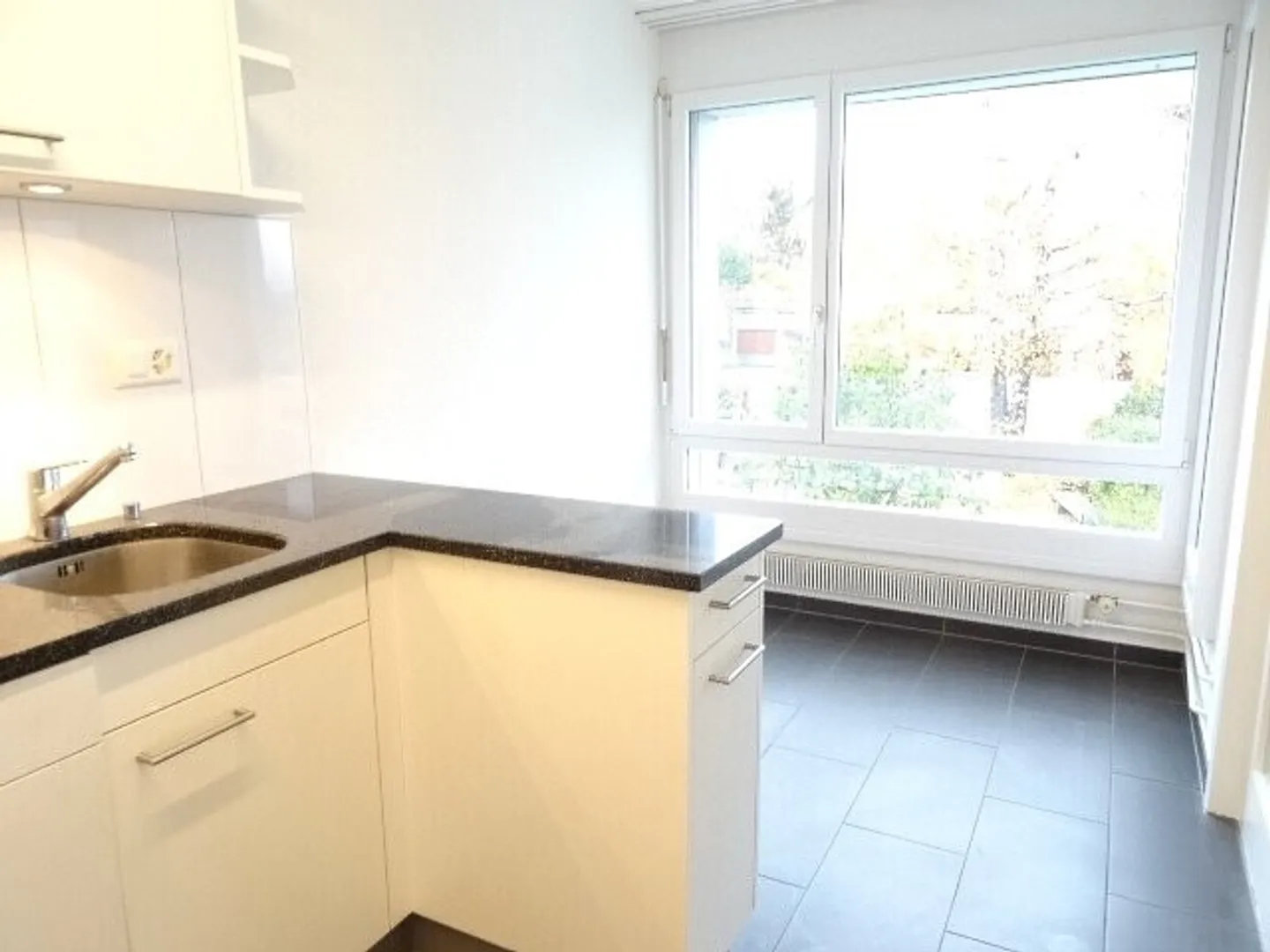 Modern 4.5-room apartment on 78 m² on the top floor of the 3rd floor - Photo 4 of 13