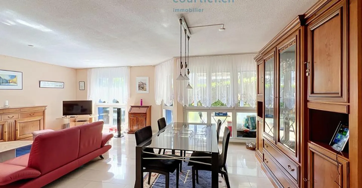 Charming Apartment with Garden - Photo 6 of 13
