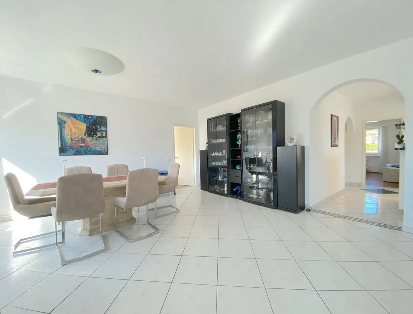 Wunderschöne 4.5-Zimmer-Wohnung in der Nähe des Seeufers - Foto 2 von 9