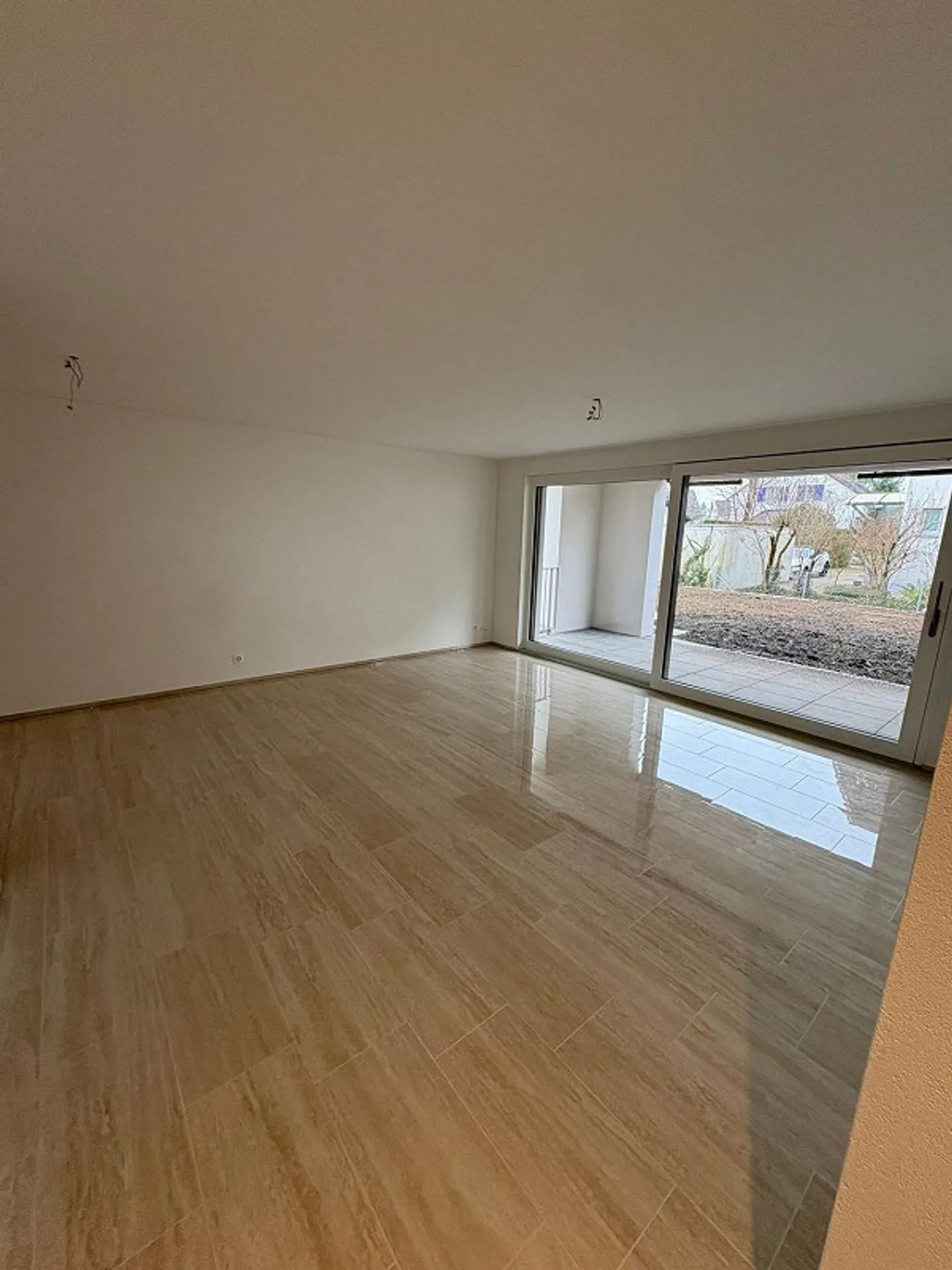 Votre nouveau chez-vous avec oasis de jardin moderne, ensoleillé et au cœur de Dübendorf. - Photo 8 sur 13