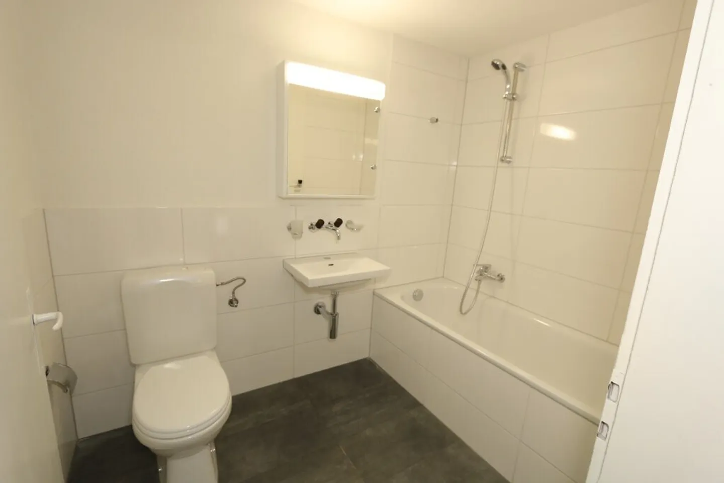 Modern & Hell, Exclusive Living Experience! - Photo 11 of 11