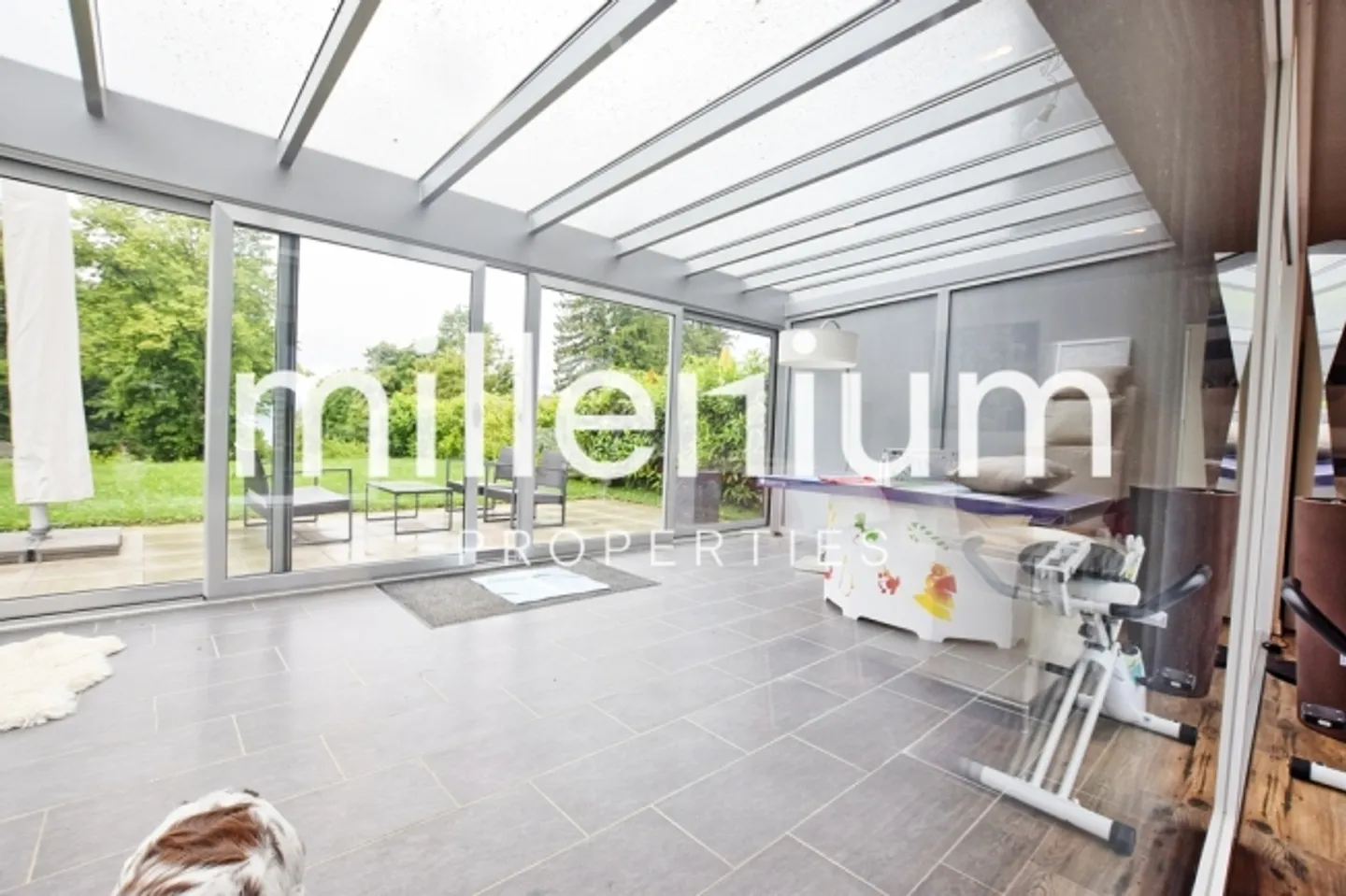 Villa familiare HPE con terrazza sul tetto e vista lago - Foto 3 di 10