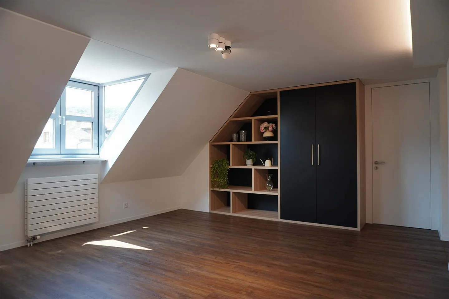 Central and Exclusive Living - Photo 5 of 15