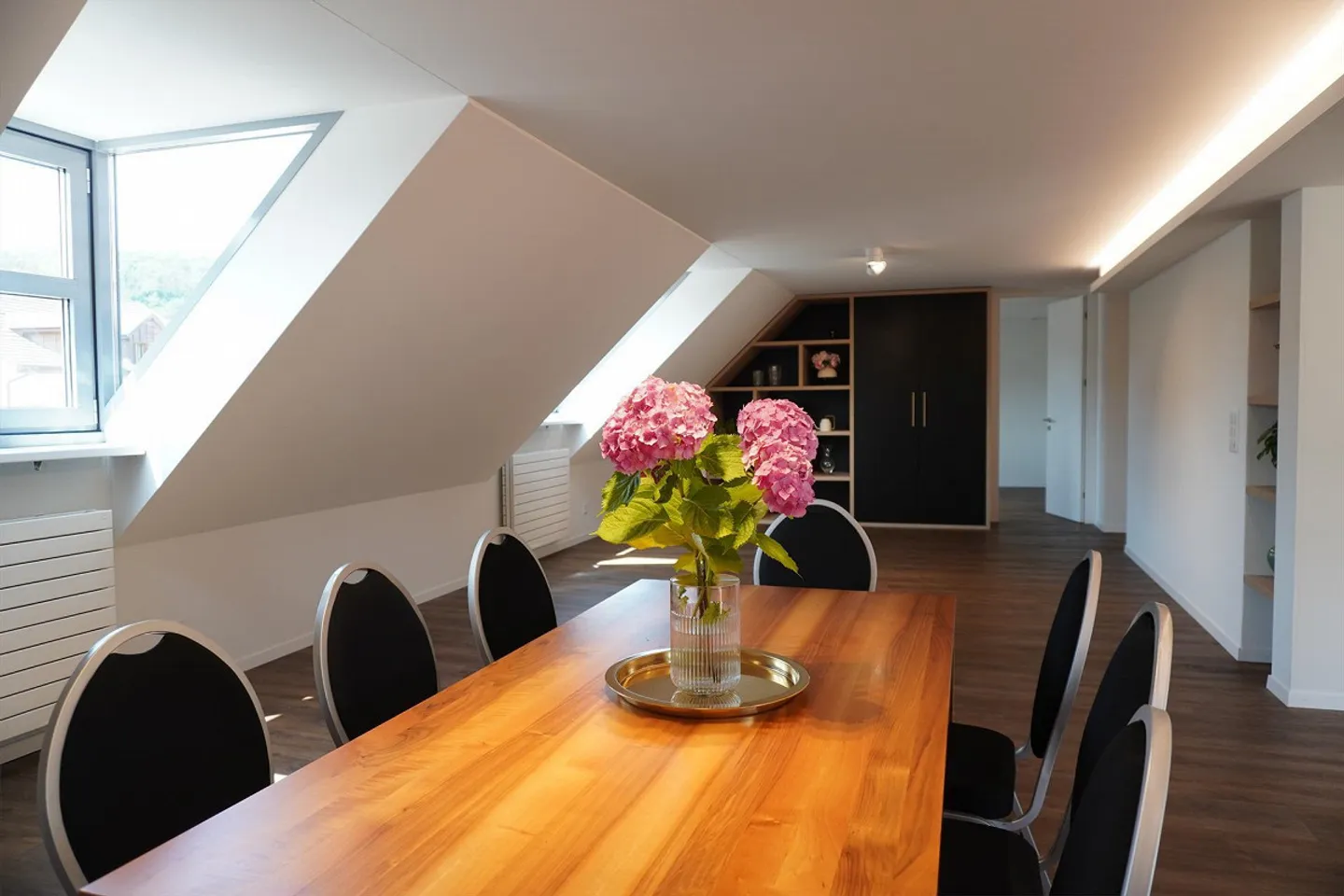 Central and Exclusive Living - Photo 7 of 15