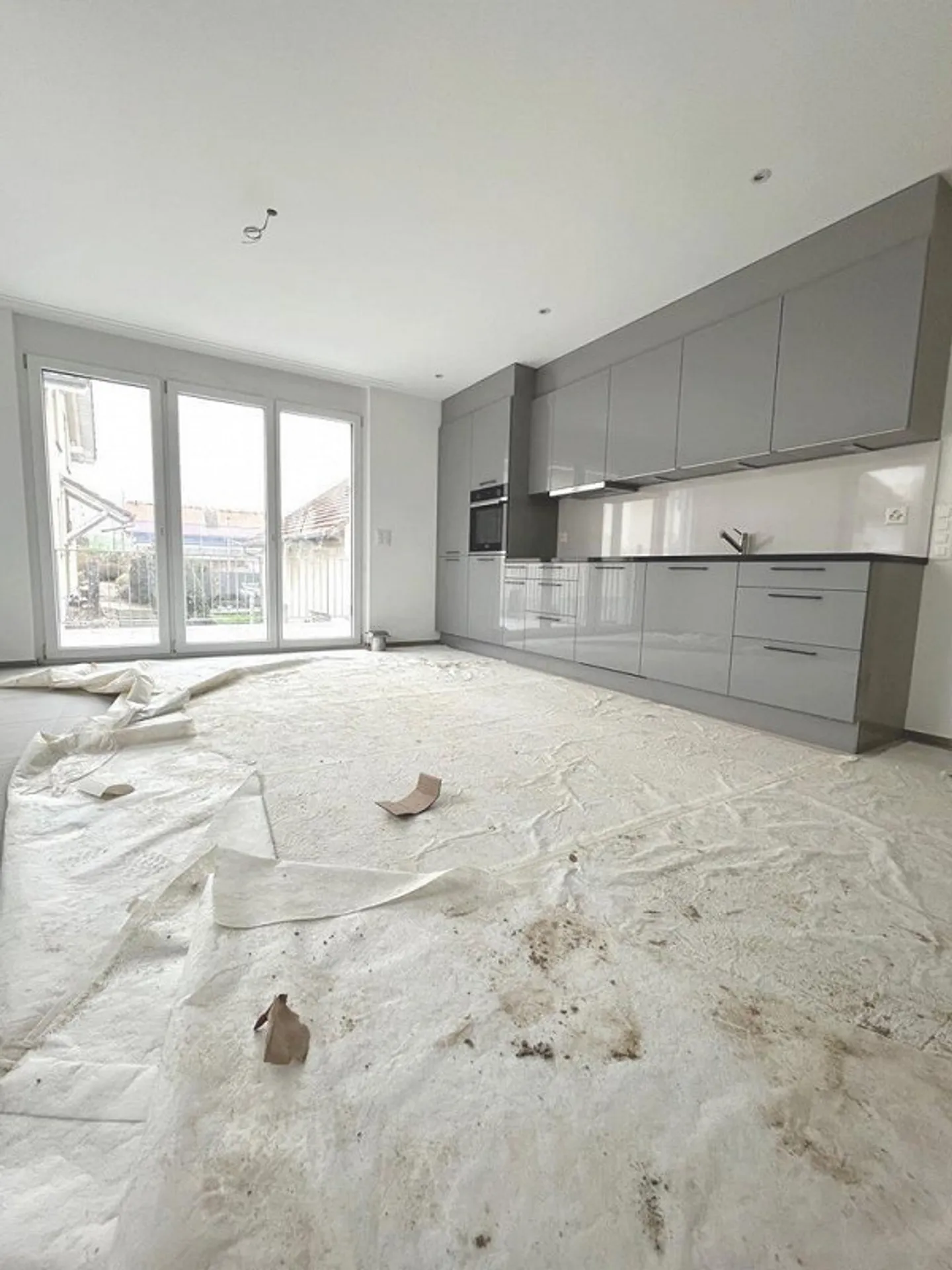 Espace de sièges couvert, emplacement calme, nouvelle construction : Votre nouveau chez-vous ? - Photo 3 sur 7