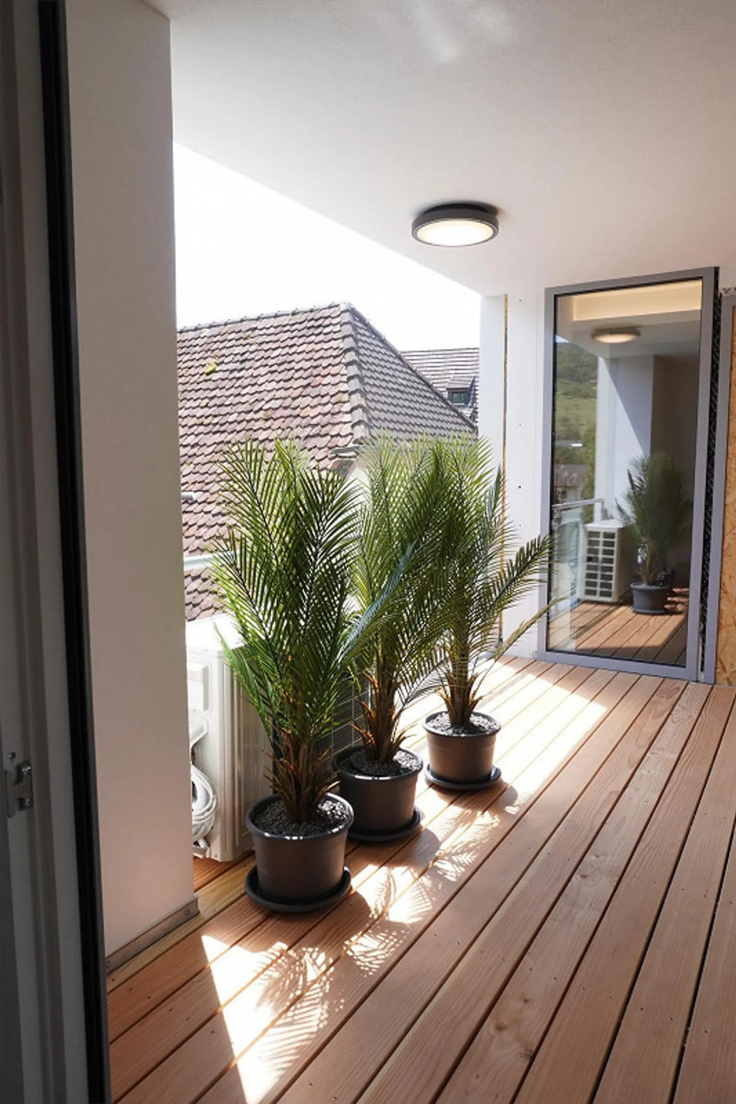 Central and Exclusive Living - Photo 8 of 15