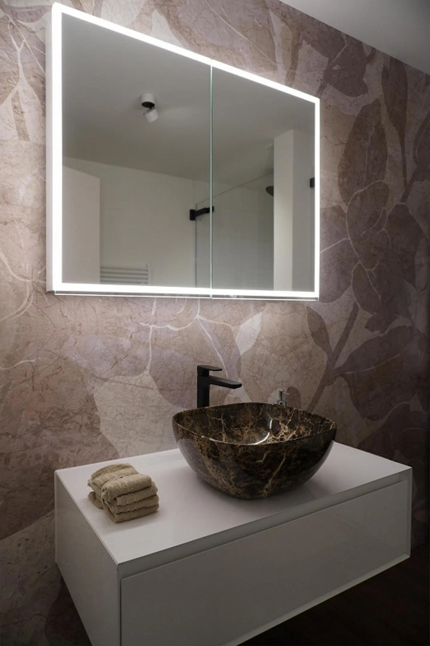 Central and Exclusive Living - Photo 12 of 15