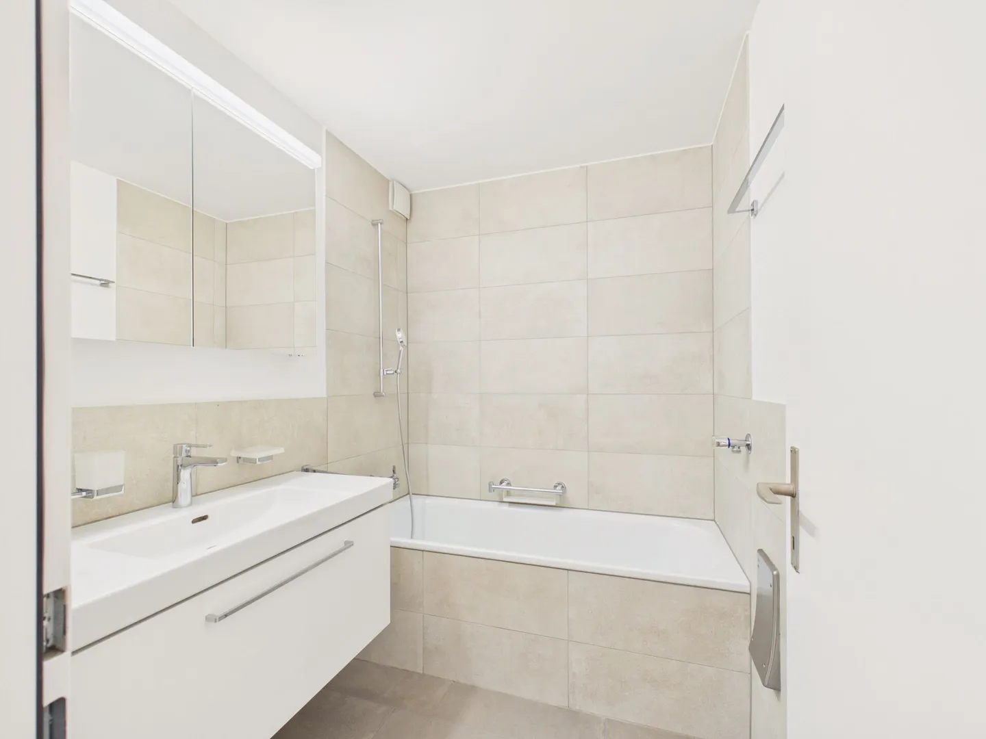 Dreamlike Maisonette Apartment in Lupfig with Modern Renovation - Photo 7 of 13