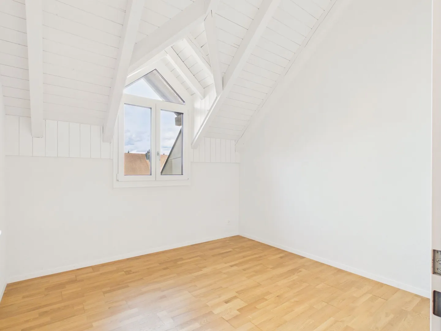 Dreamlike Maisonette Apartment in Lupfig with Modern Renovation - Photo 8 of 13