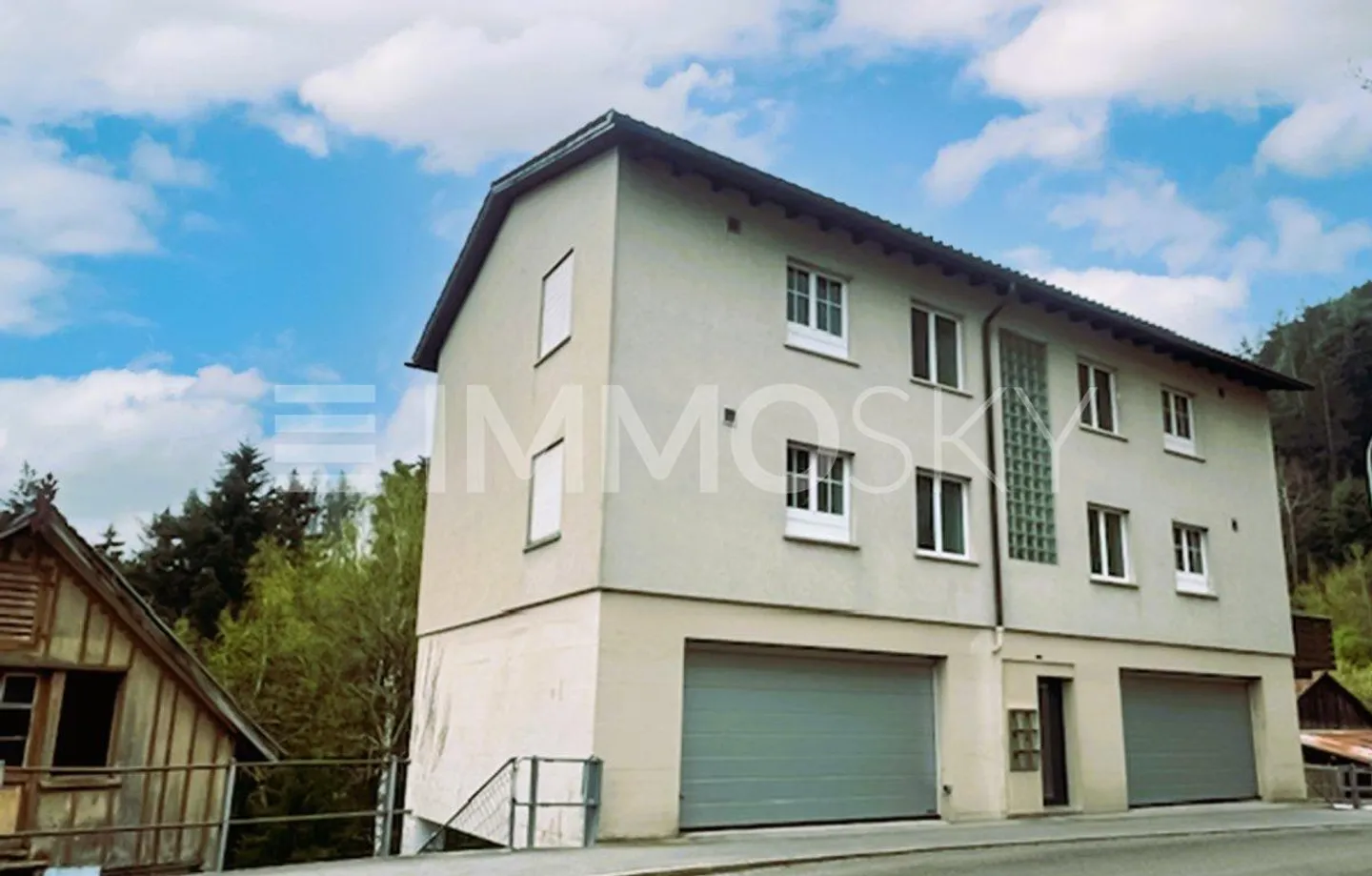 Bien d'investissement avec quatre appartements modernes - Photo 1 sur 5