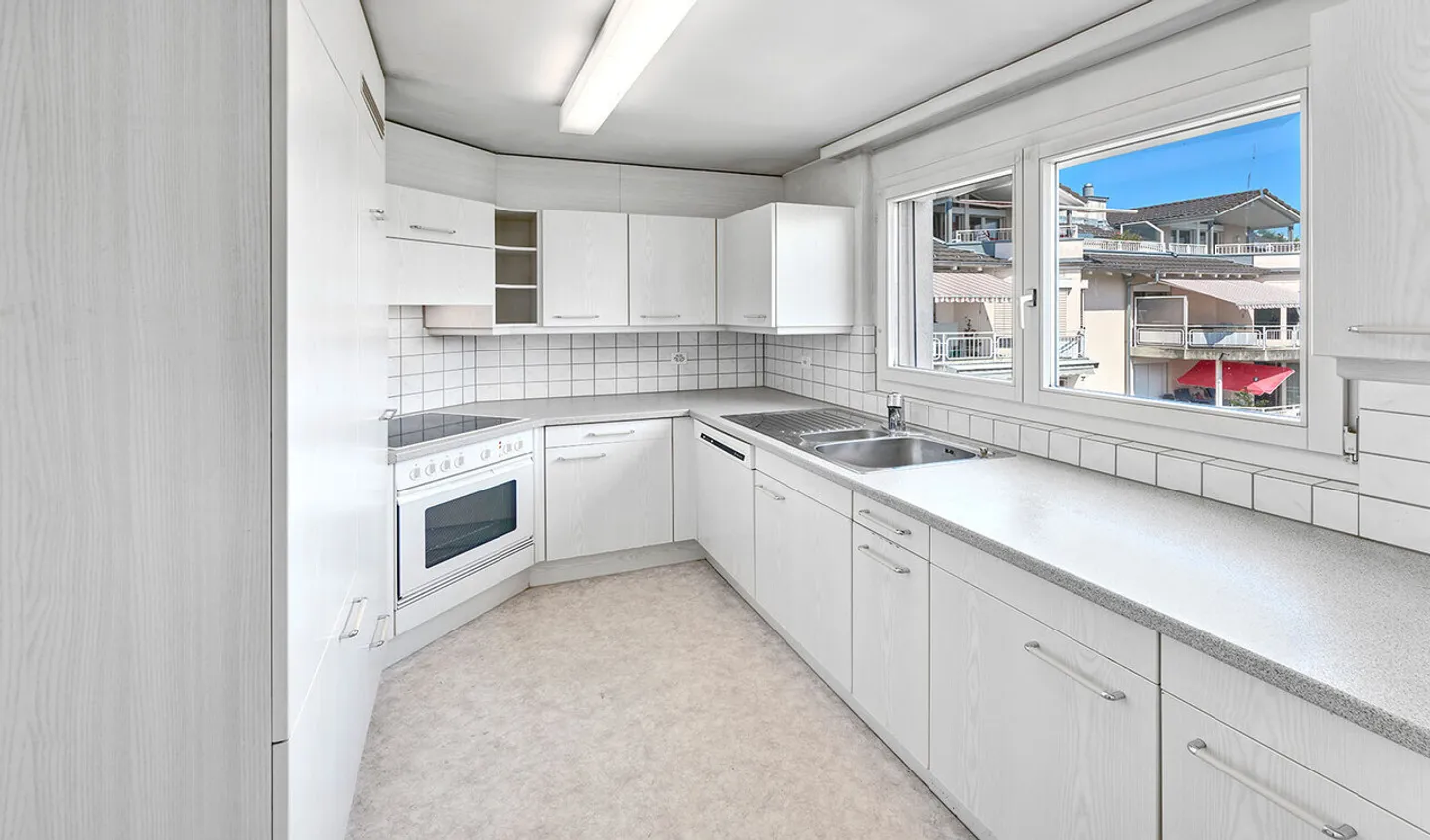 Espace pour idées : appartement de 4,5 pièces dans un quartier apaisé - Photo 3 sur 7