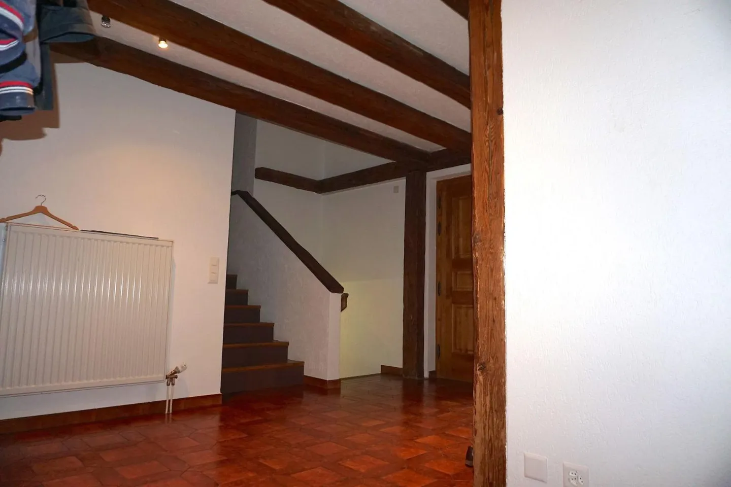 ARI-140 - Bâtiment à usage mixte composé d'une grande maison de 8,5 pièces avec bureaux et ateliers - Photo 11 sur 13