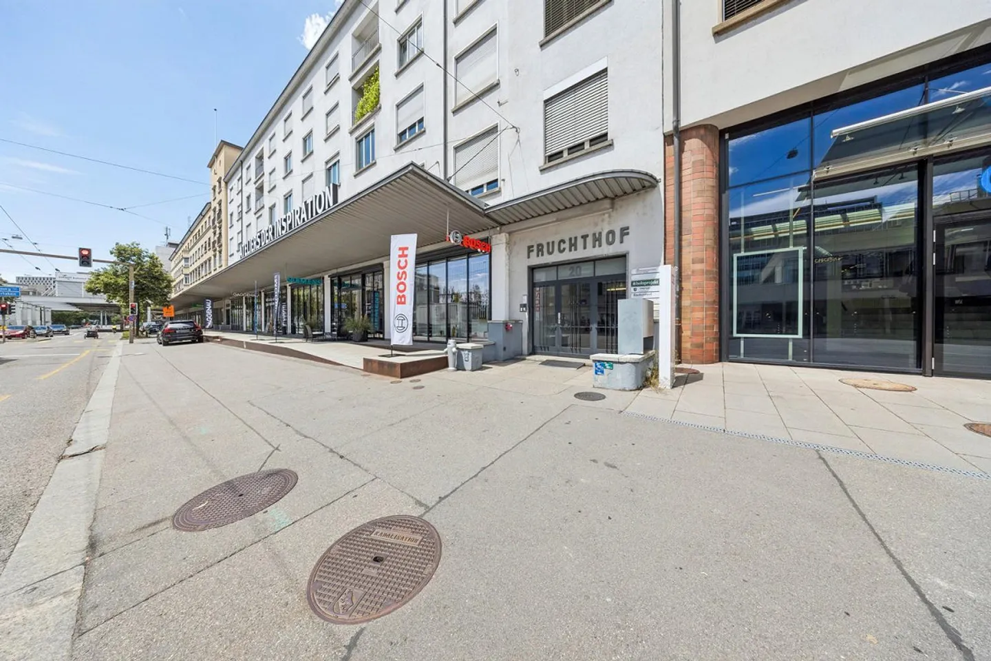 Spazio commerciale di 510 m2 - Foto 2 di 13