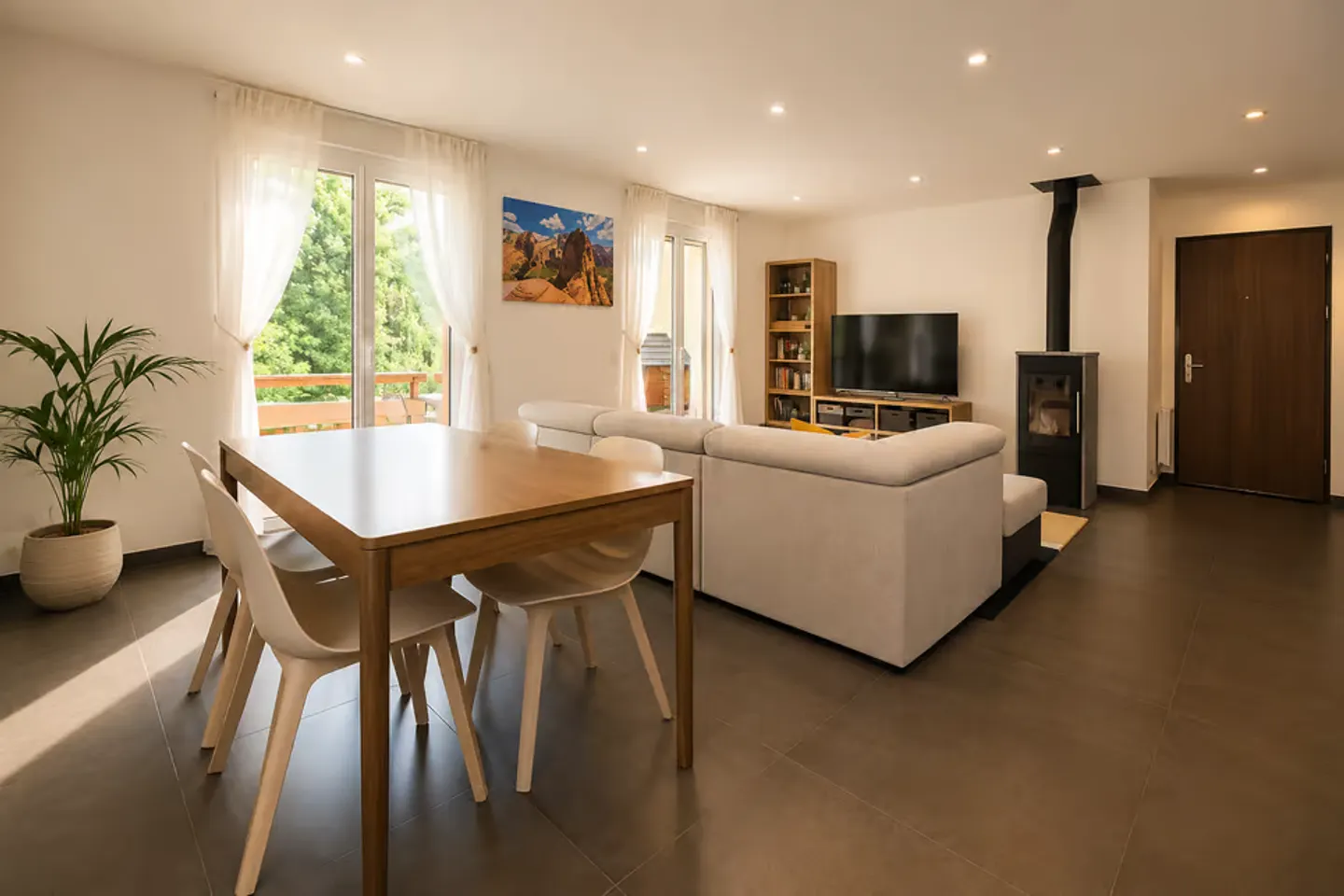 4.5 Room Duplex - Elegance, Light, and Quality of Life - Photo 3 of 10
