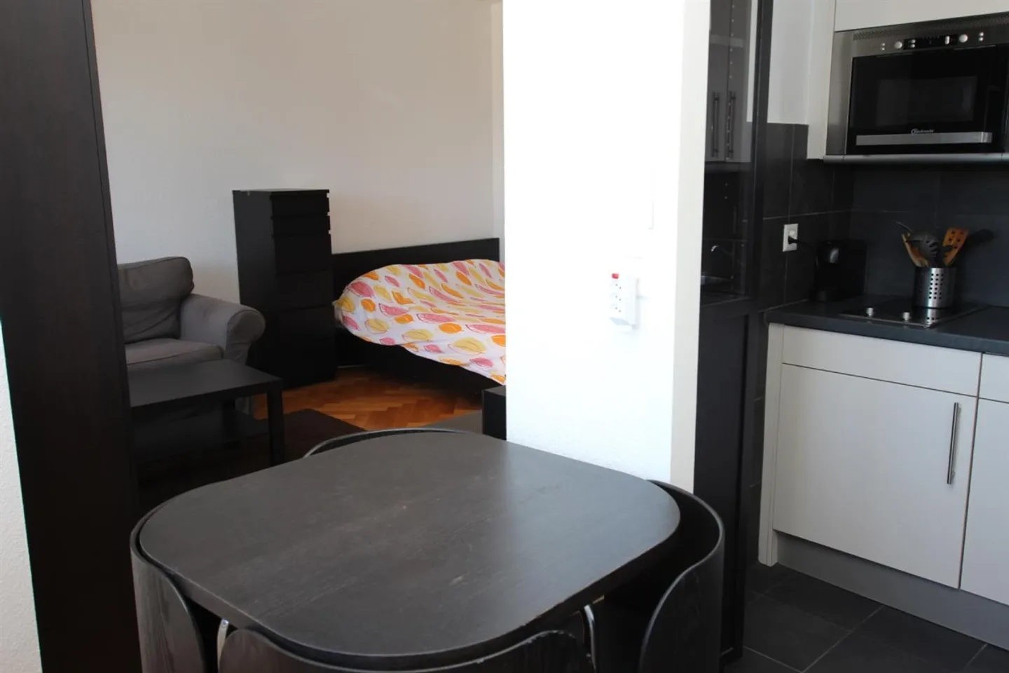 Charmantes Studio mit Seeblick - Foto 7 von 8