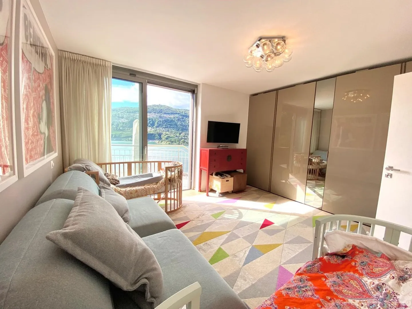 Spaziosa casa moderna con vista mozzafiato sul lago - Foto 9 di 13