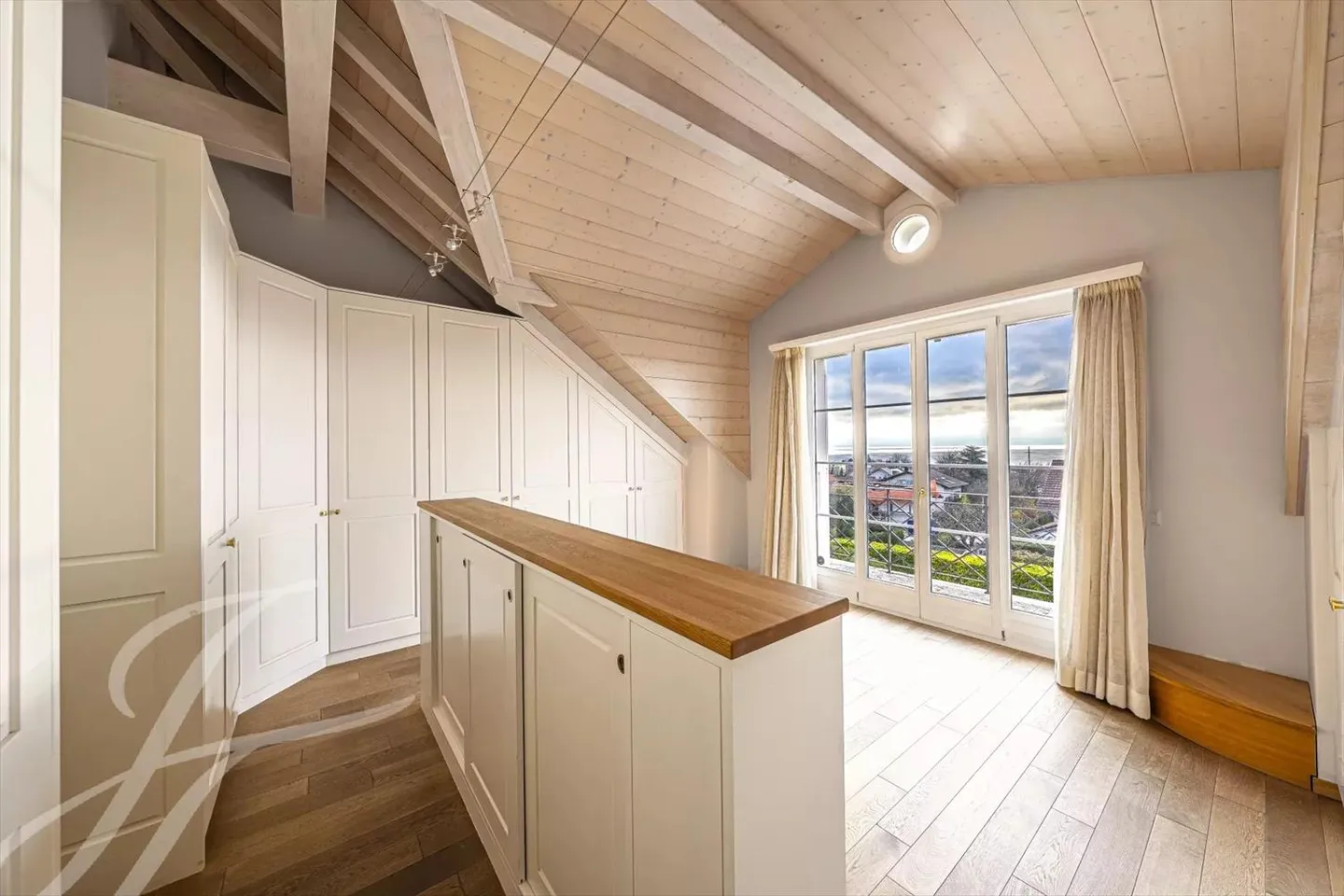 12-Zimmer-Haus - Foto 4 von 10