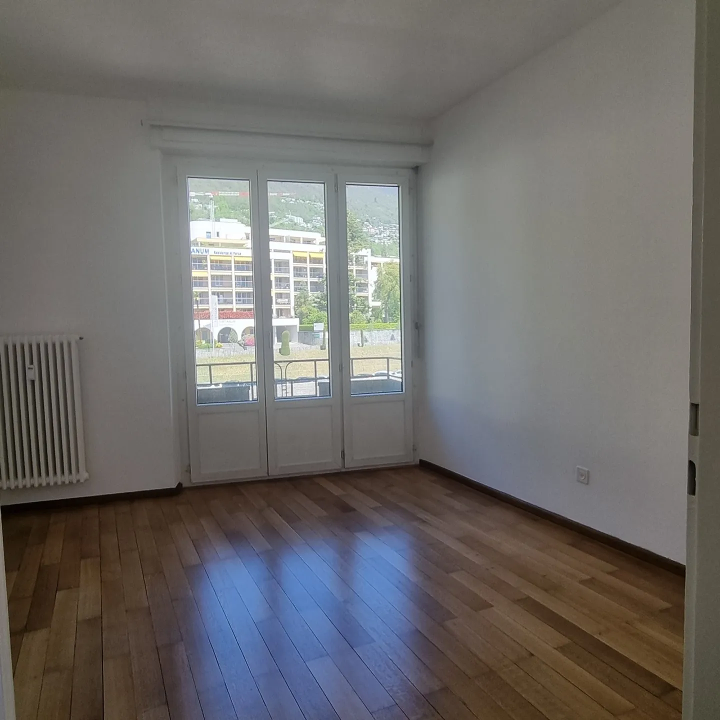 Appartamento spazioso in città - Foto 9 di 11