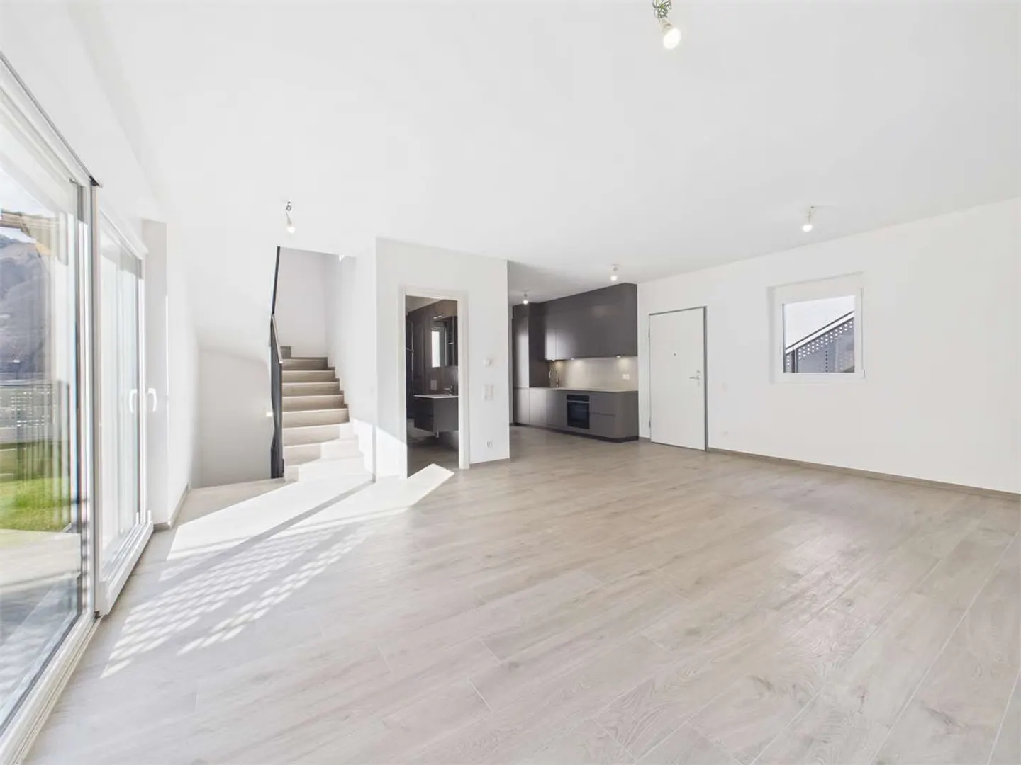 Wunderschöne neu gebaute Villa in Sant'Antonino - Foto 1 von 13