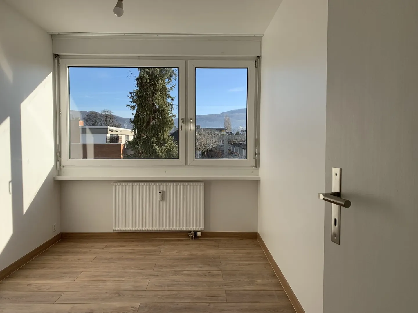 Appartement moderne proche du centre avec balcon - Photo 6 sur 11