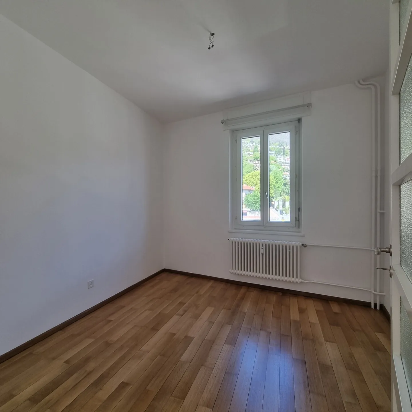 Appartamento spazioso in città - Foto 8 di 11