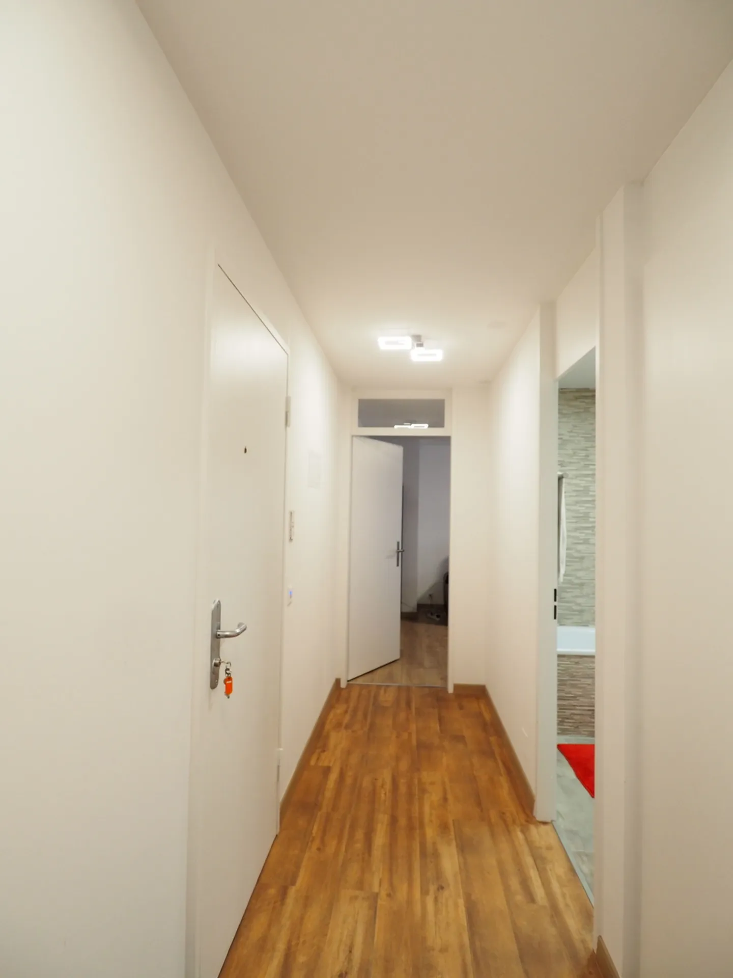 Appartement moderne proche du centre avec balcon - Photo 8 sur 11