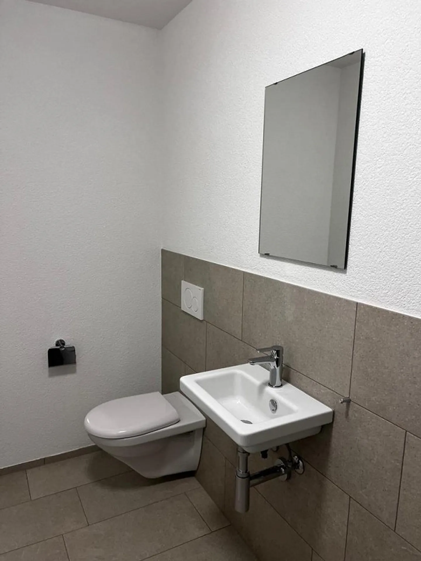 Bright Hobby or Office Space - Photo 2 of 3