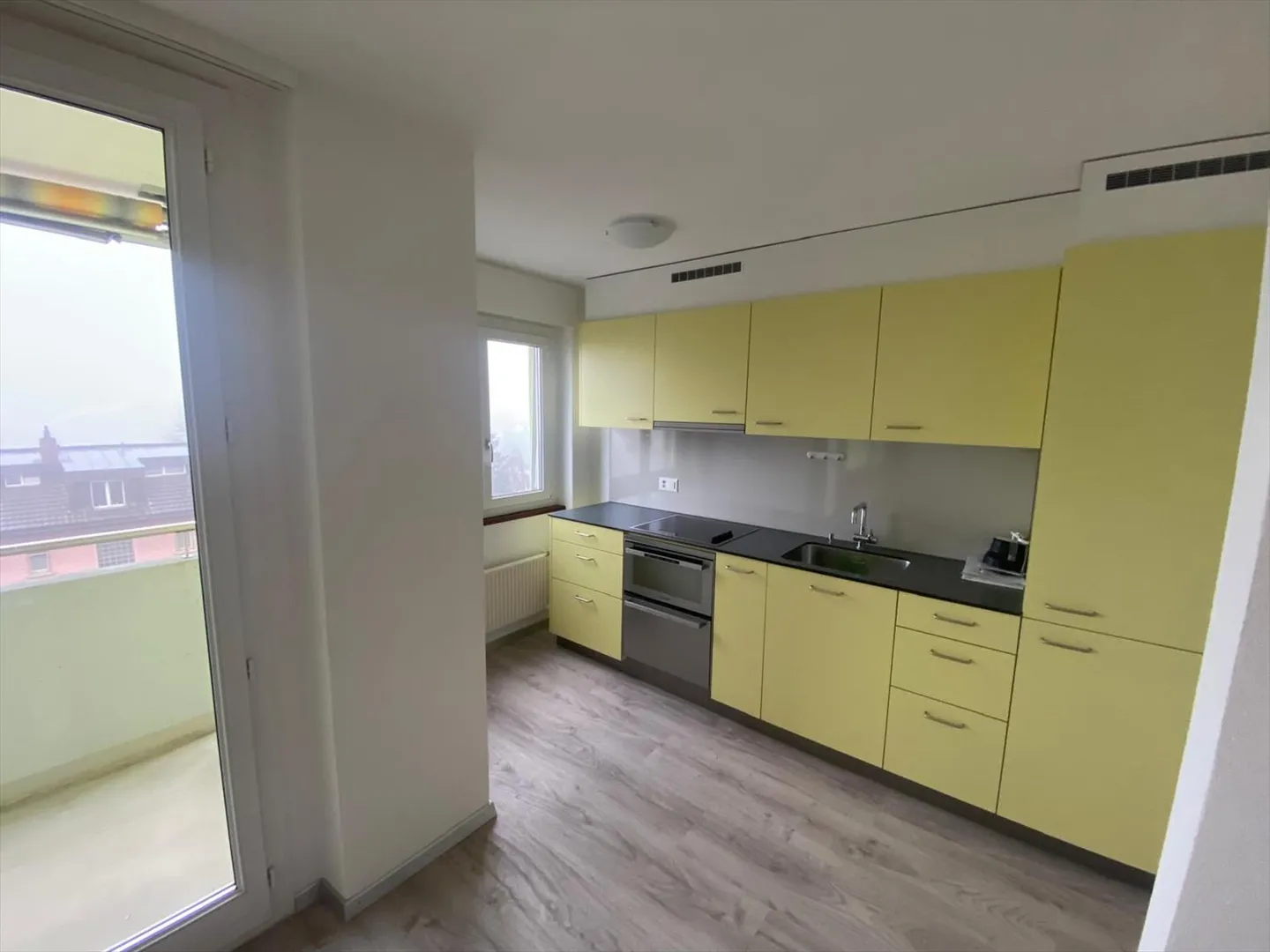 In affitto: appartamento adattato di 2,5 stanze con balcone (chiave 43) - Foto 1 di 9